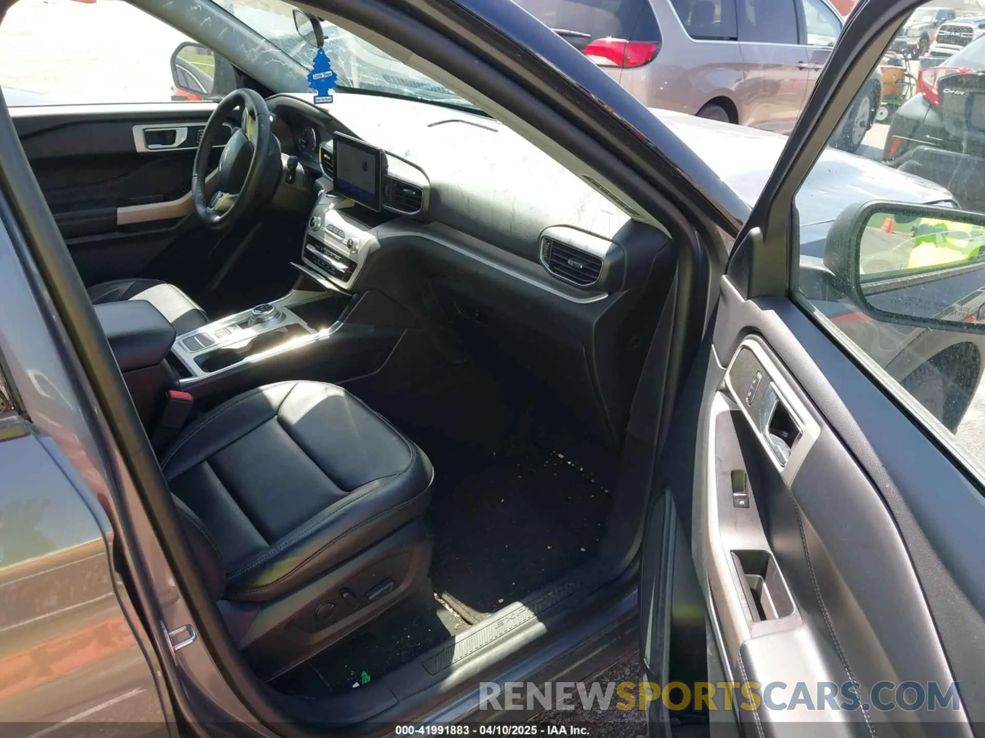 5 fotografías del automóvil dañado 1FMSK7DH6PGB75376 FORD EXPLORER 2023