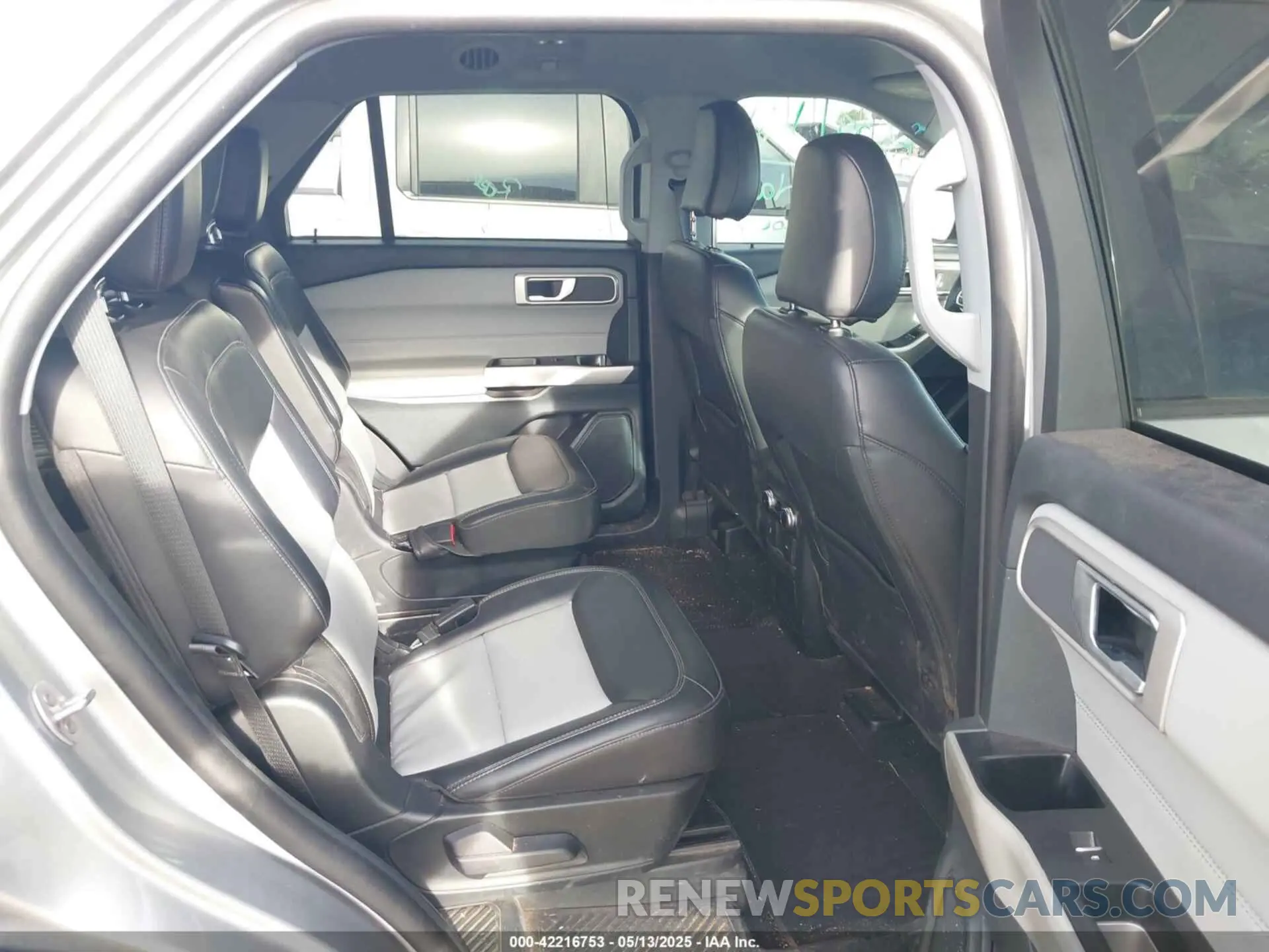 8 fotografías del automóvil dañado 1FMSK7DH6PGC33132 FORD EXPLORER 2023