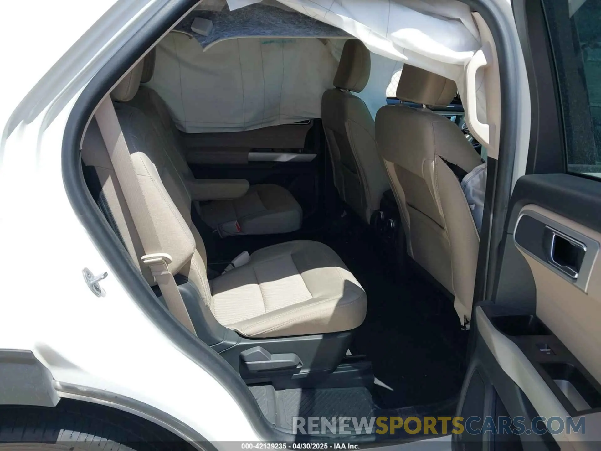 8 fotografías del automóvil dañado 1FMSK7DH7PGA17757 FORD EXPLORER 2023