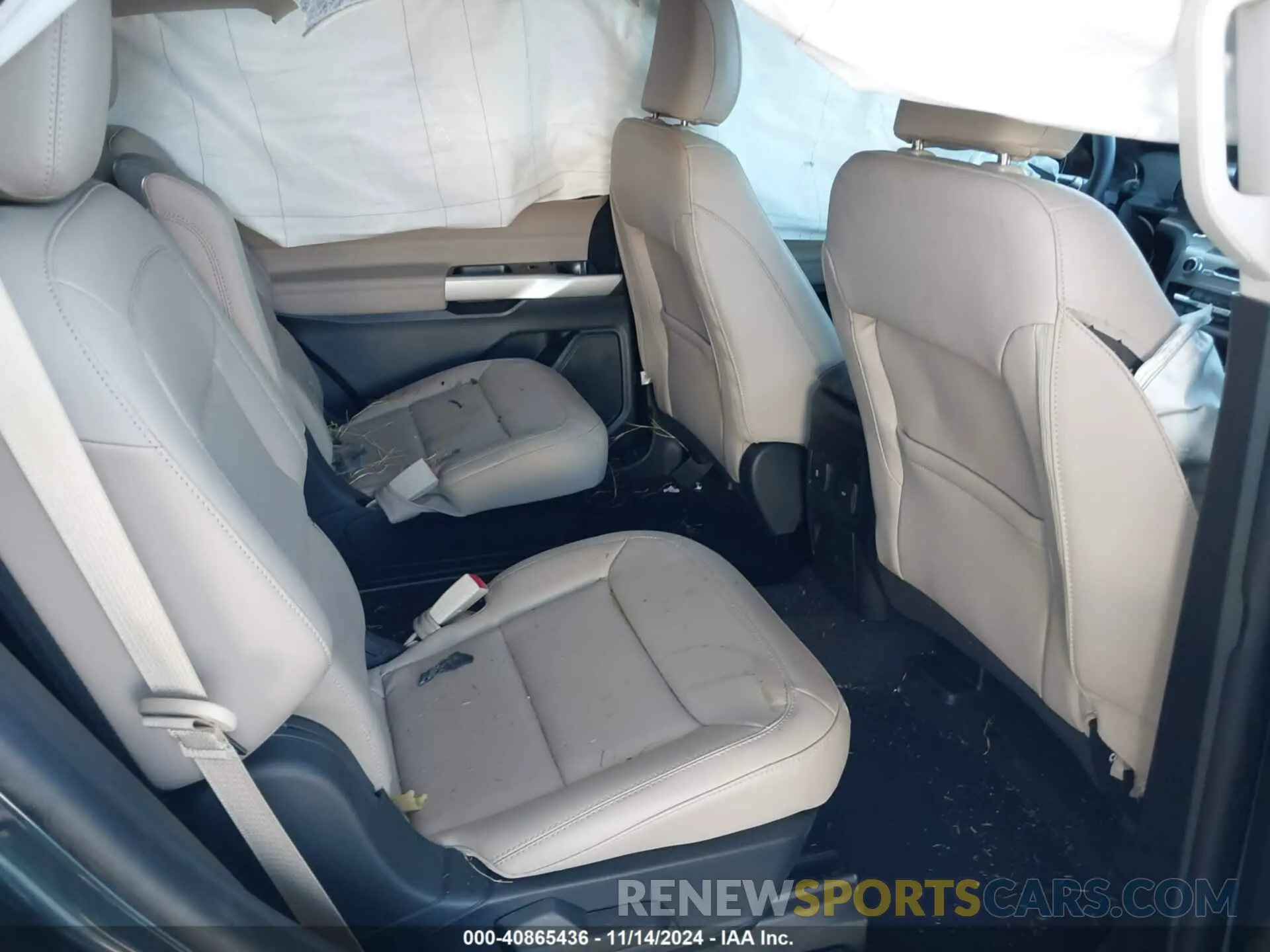 8 fotografías del automóvil dañado 1FMSK7DH9PGB88249 FORD EXPLORER 2023