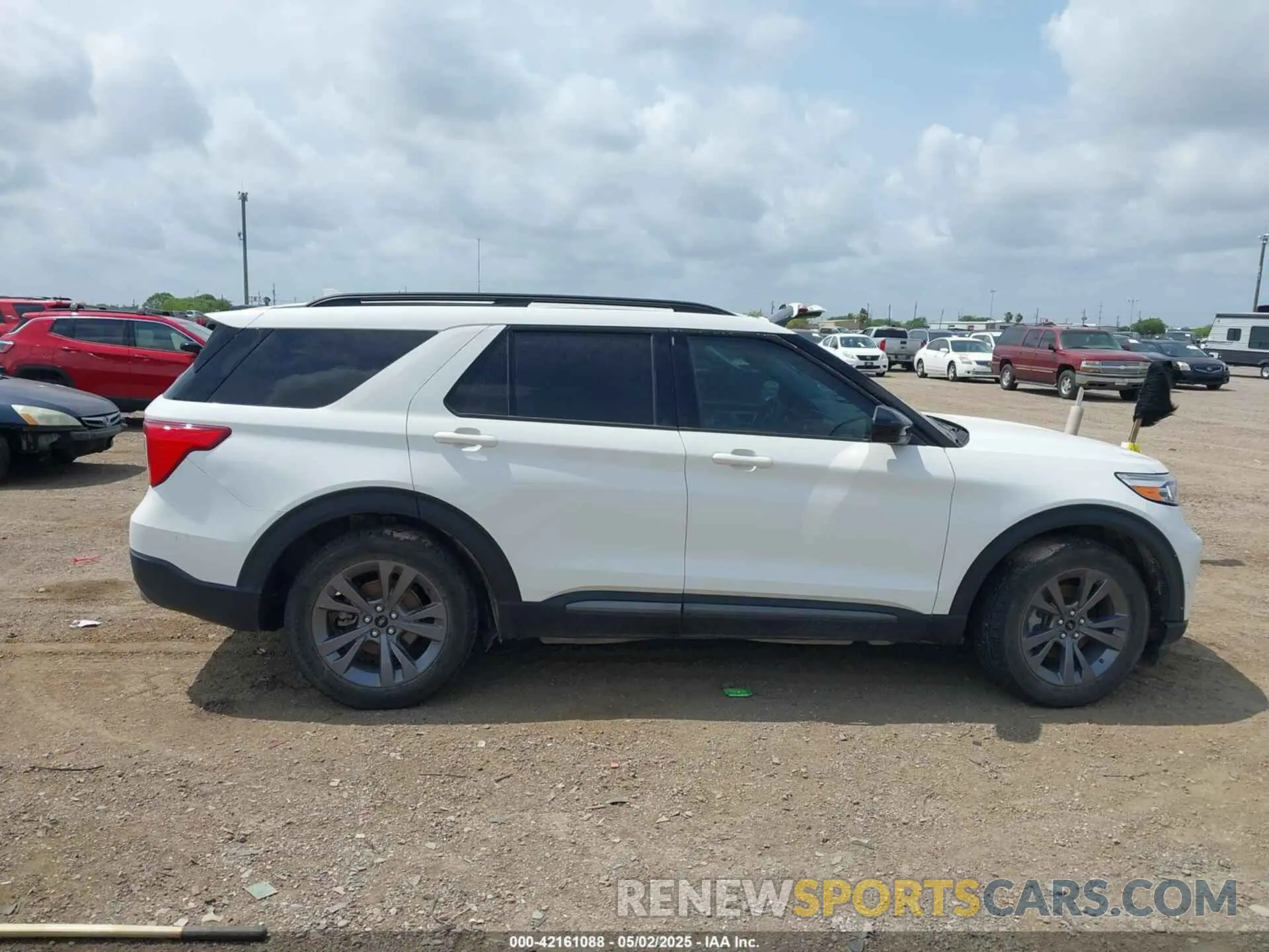 13 fotografías del automóvil dañado 1FMSK7DHXPGA50879 FORD EXPLORER 2023