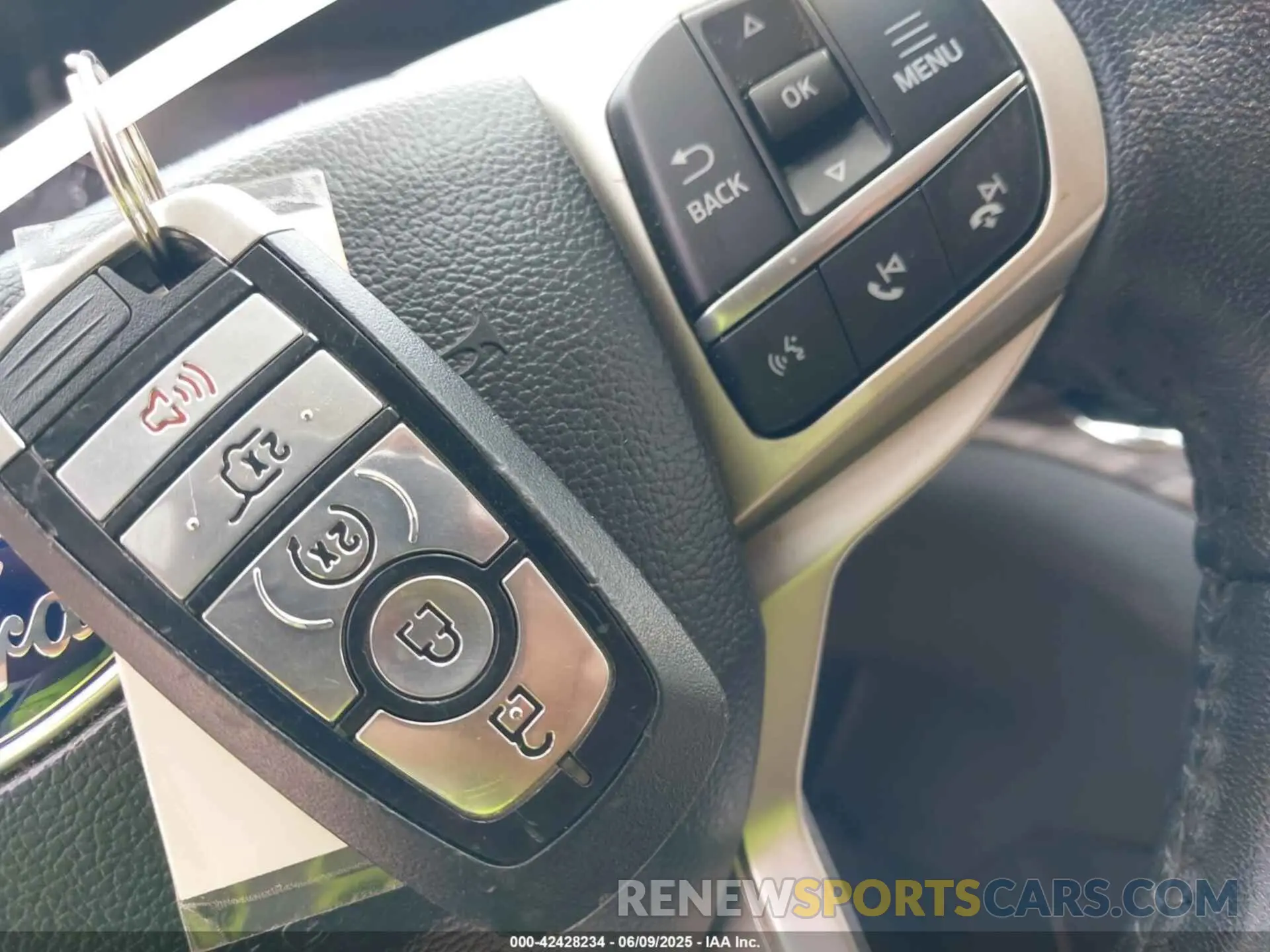 11 fotografías del automóvil dañado 1FMSK7FH3PGA23620 FORD EXPLORER 2023