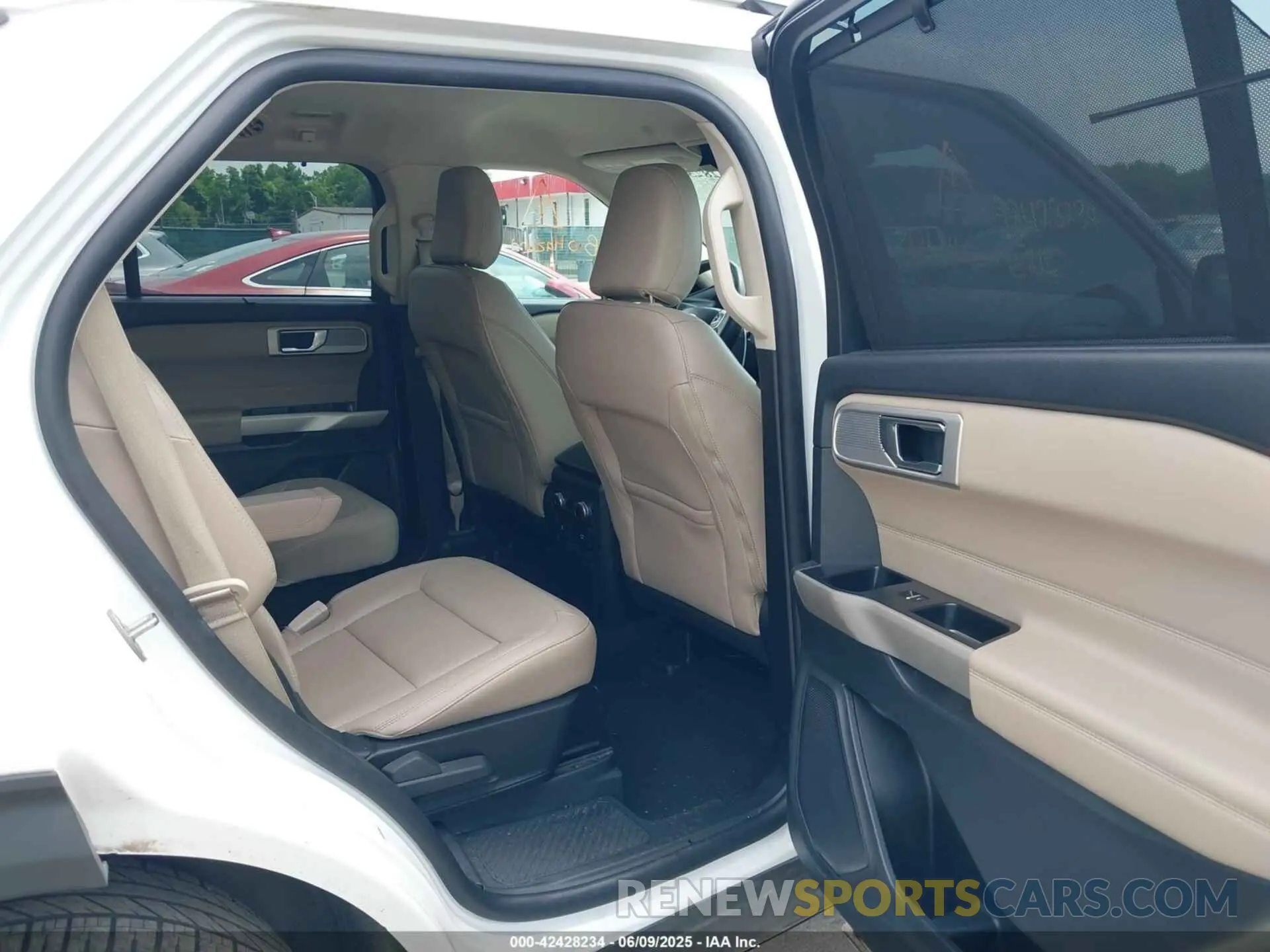 8 fotografías del automóvil dañado 1FMSK7FH3PGA23620 FORD EXPLORER 2023