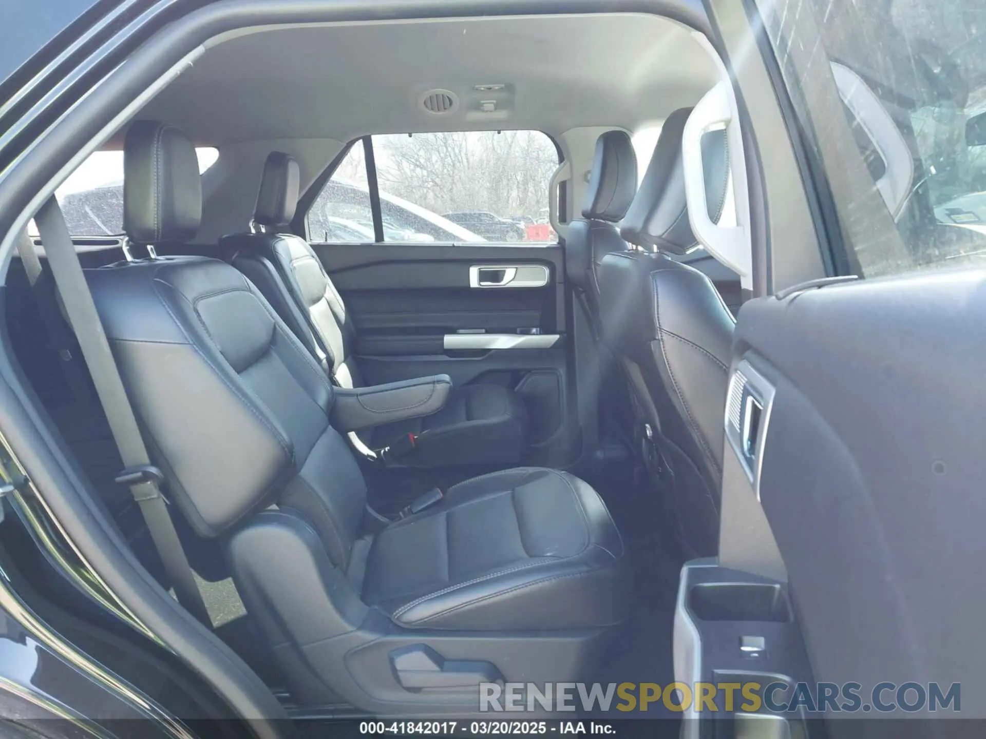 8 fotografías del automóvil dañado 1FMSK7FH3PGA57752 FORD EXPLORER 2023