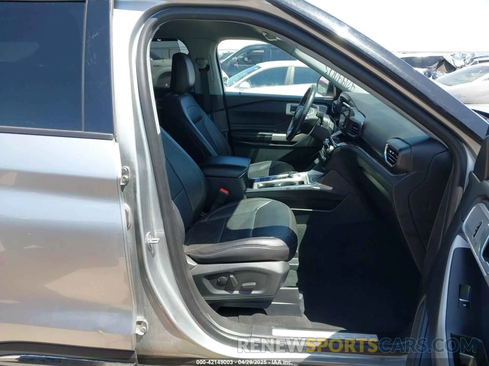 5 fotografías del automóvil dañado 1FMSK7FH6PGA05547 FORD EXPLORER 2023