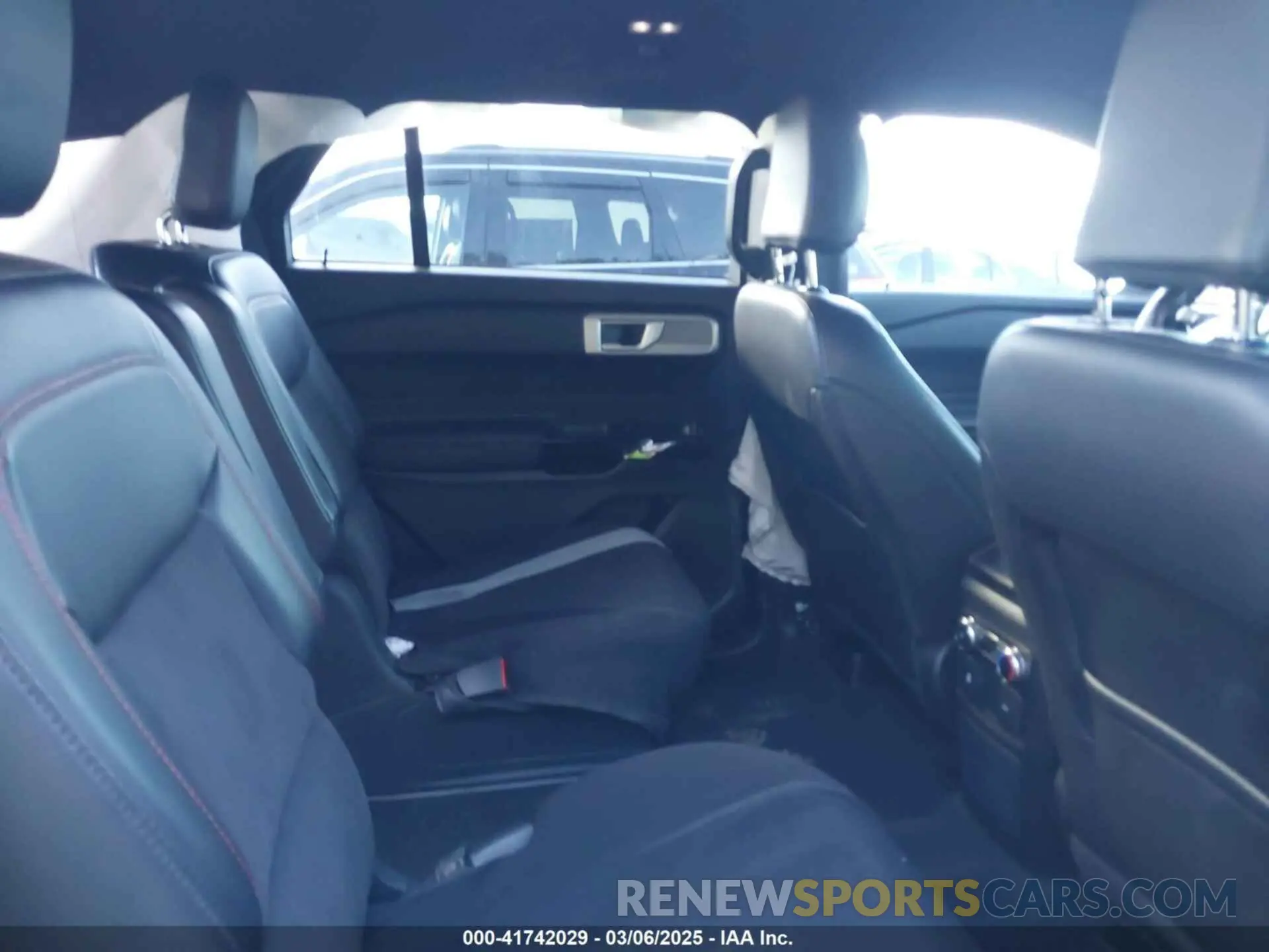 8 fotografías del automóvil dañado 1FMSK7KH3PGA48569 FORD EXPLORER 2023