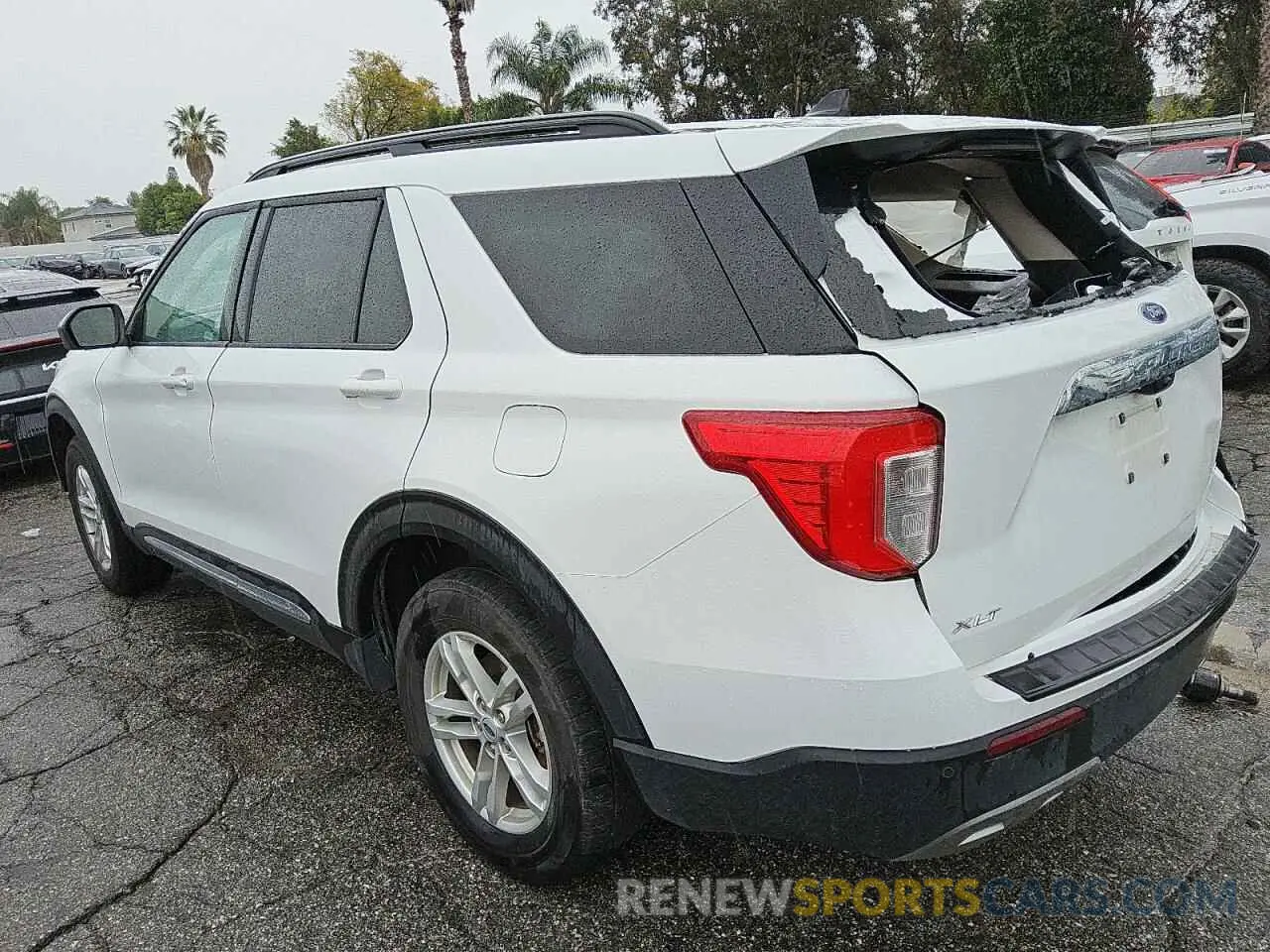 2 fotografías del automóvil dañado 1FMSK8DH4PGA60751 FORD EXPLORER 2023