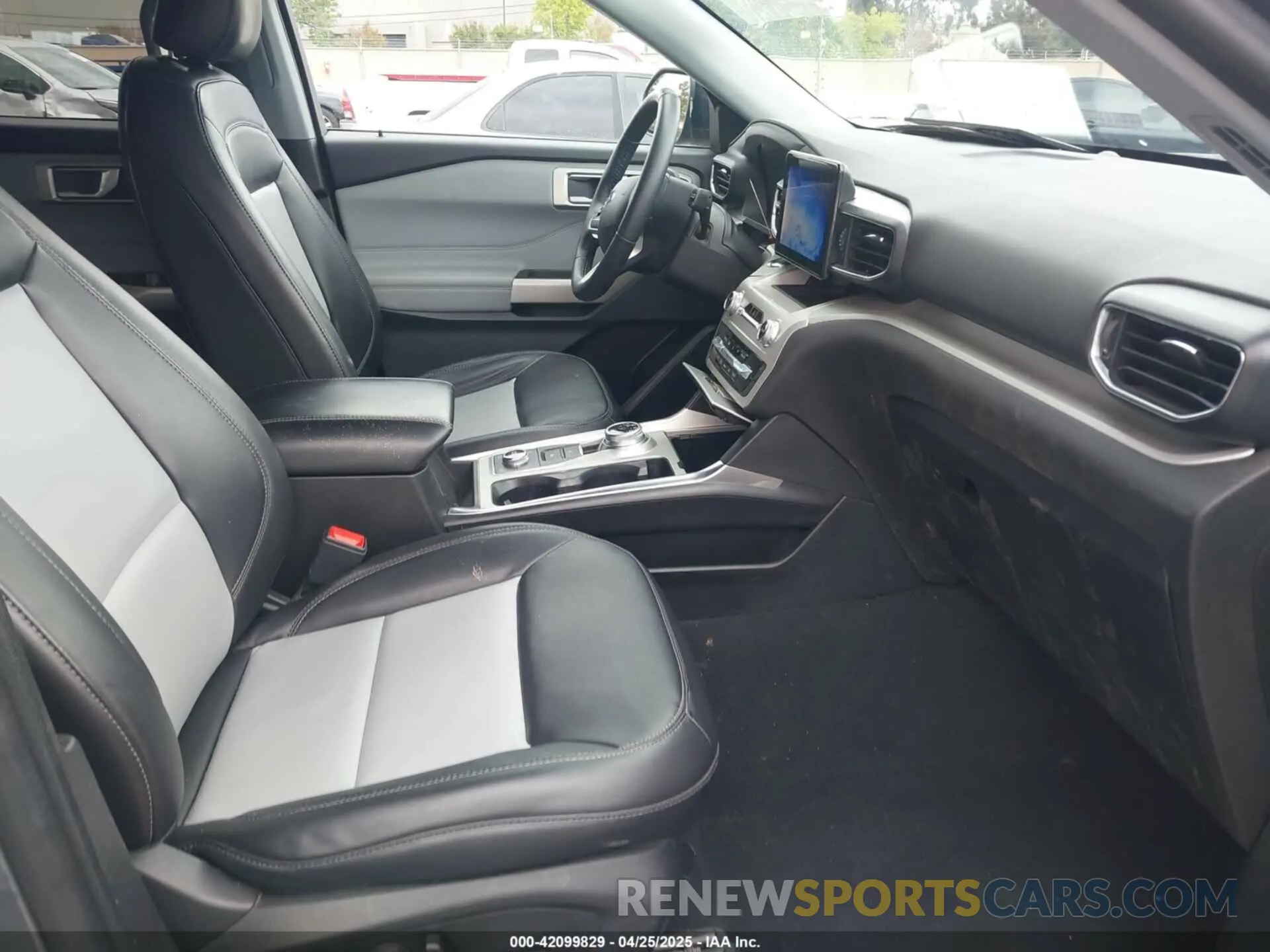 5 fotografías del automóvil dañado 1FMSK8DH6PGB42738 FORD EXPLORER 2023