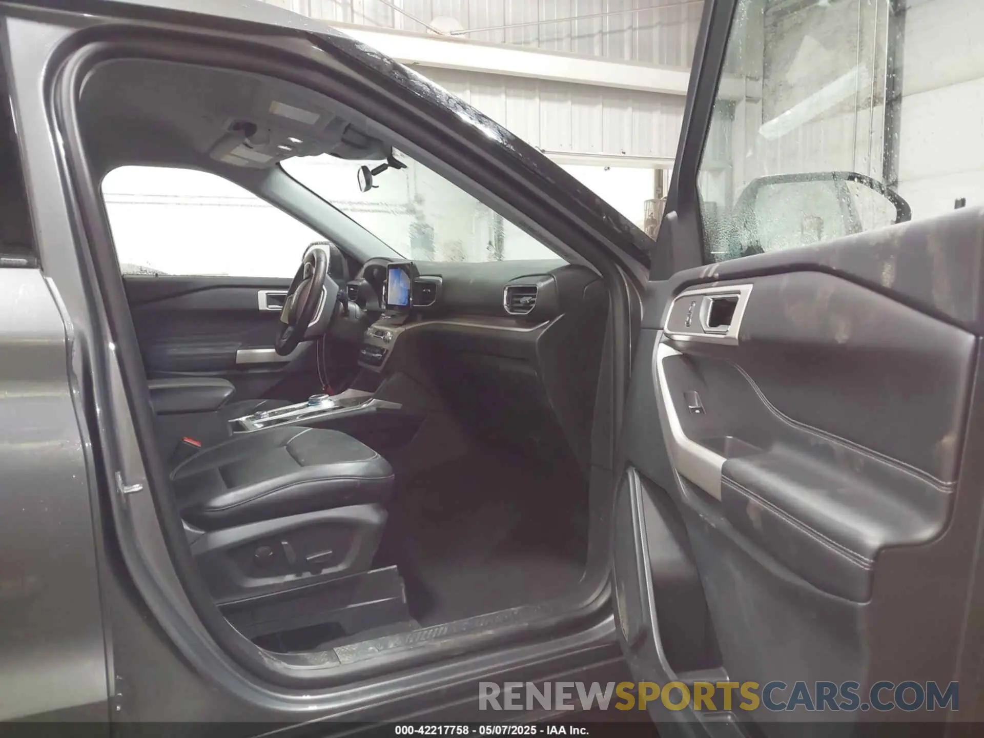 5 fotografías del automóvil dañado 1FMSK8DH6PGB44473 FORD EXPLORER 2023