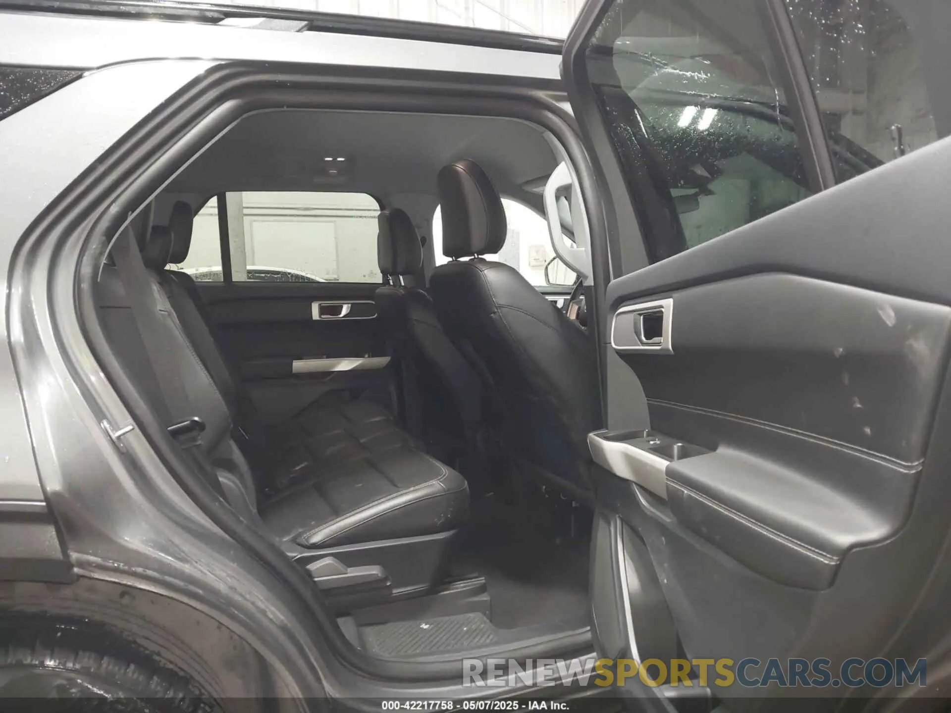 8 fotografías del automóvil dañado 1FMSK8DH6PGB44473 FORD EXPLORER 2023