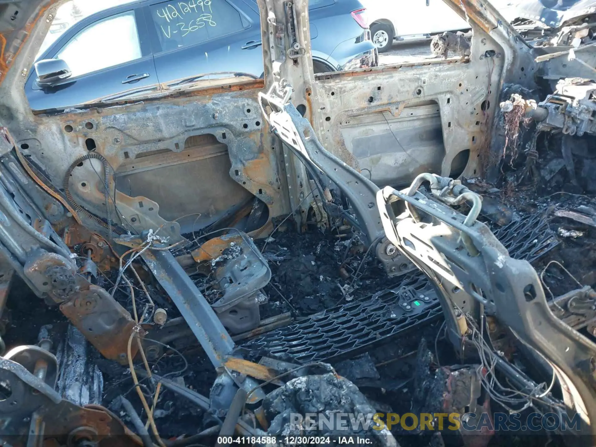 8 fotografías del automóvil dañado 1FM5K8GC4RGA38989 FORD EXPLORER 2024