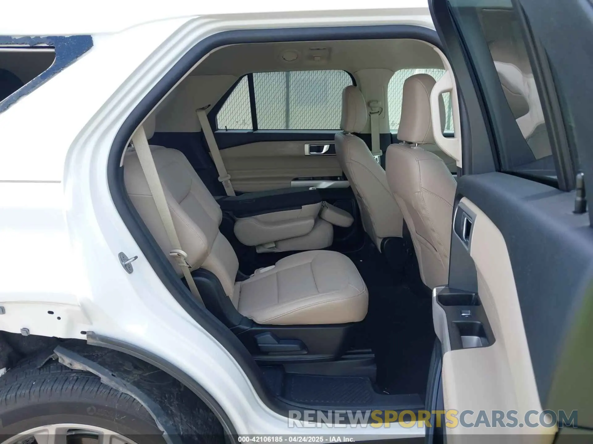 8 fotografías del automóvil dañado 1FMSK7DH5RGA84098 FORD EXPLORER 2024