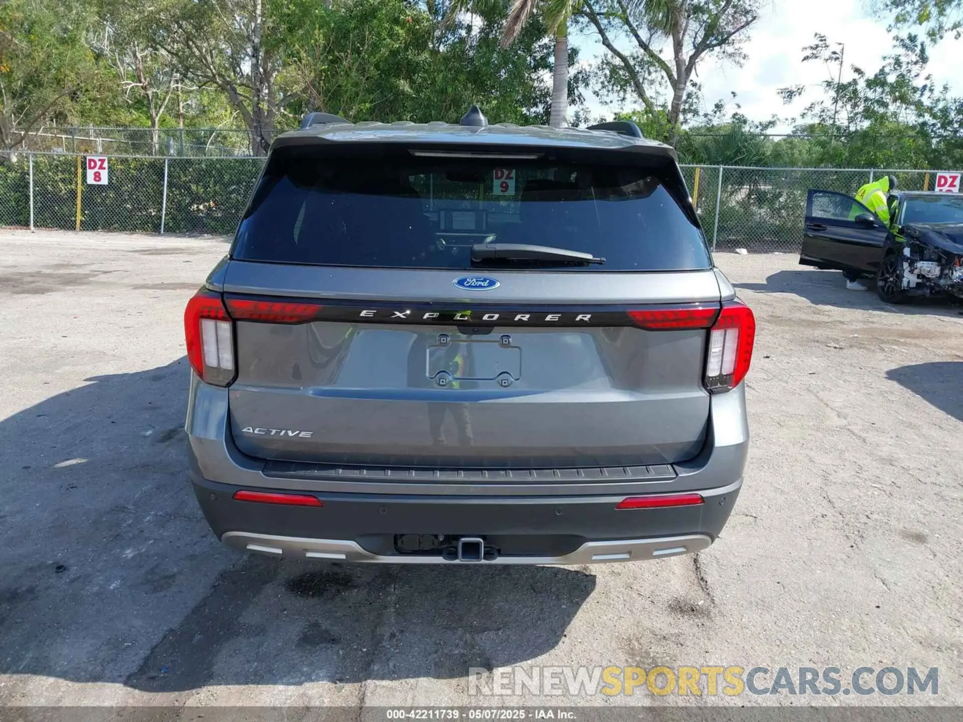 16 fotografías del automóvil dañado 1FMUK7DH7SGA49643 FORD EXPLORER 2025