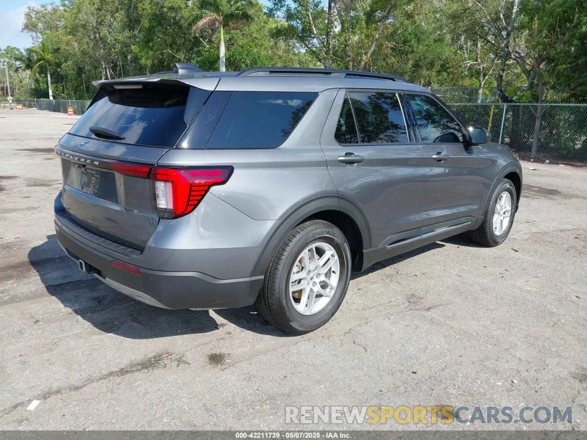 4 fotografías del automóvil dañado 1FMUK7DH7SGA49643 FORD EXPLORER 2025