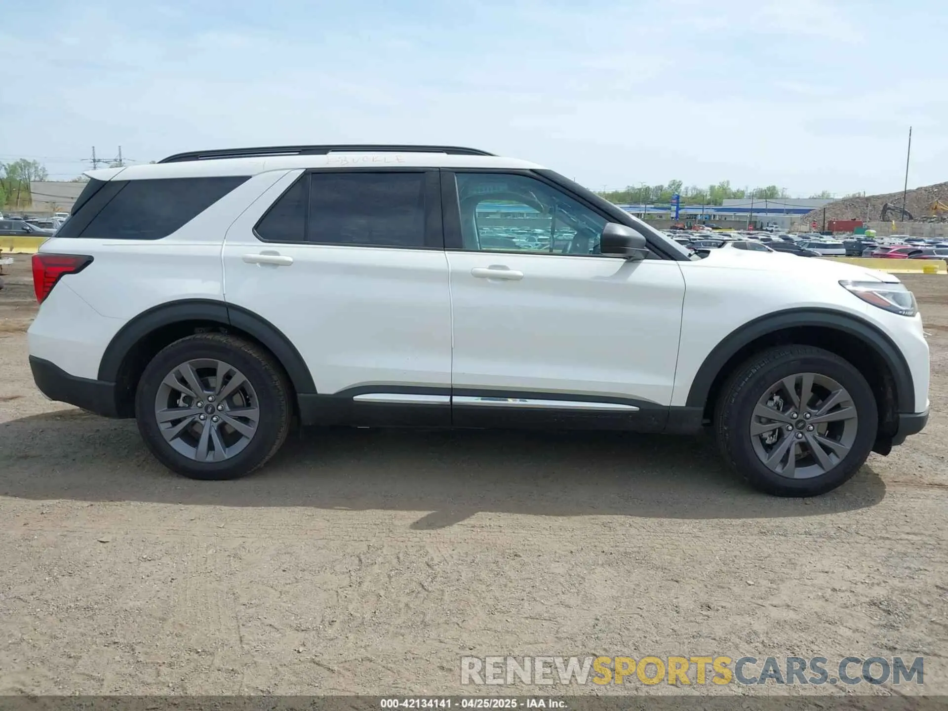 13 fotografías del automóvil dañado 1FMUK8DH3SGA67689 FORD EXPLORER 2025