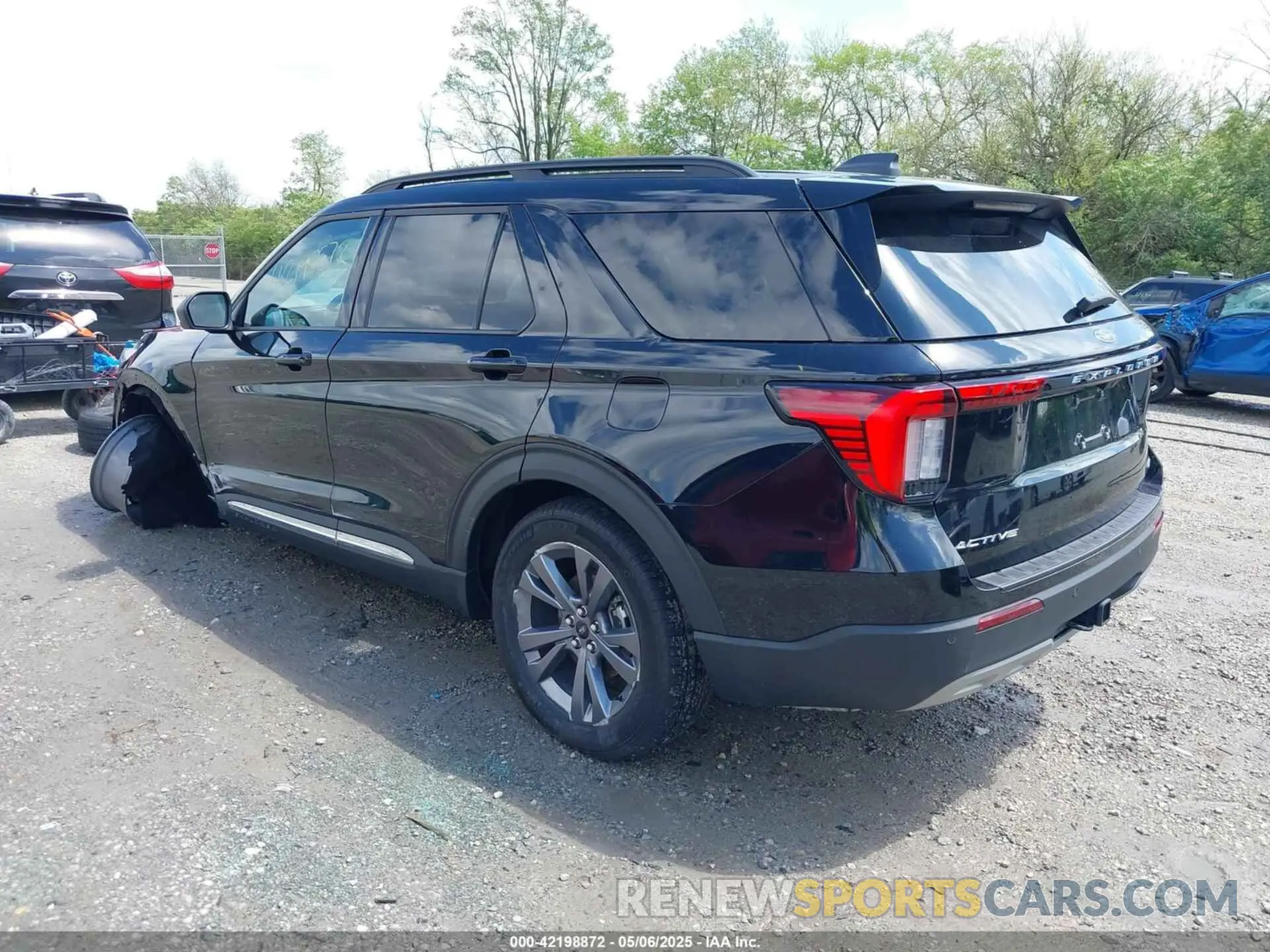 3 fotografías del automóvil dañado 1FMUK8DH8SGB17695 FORD EXPLORER 2025