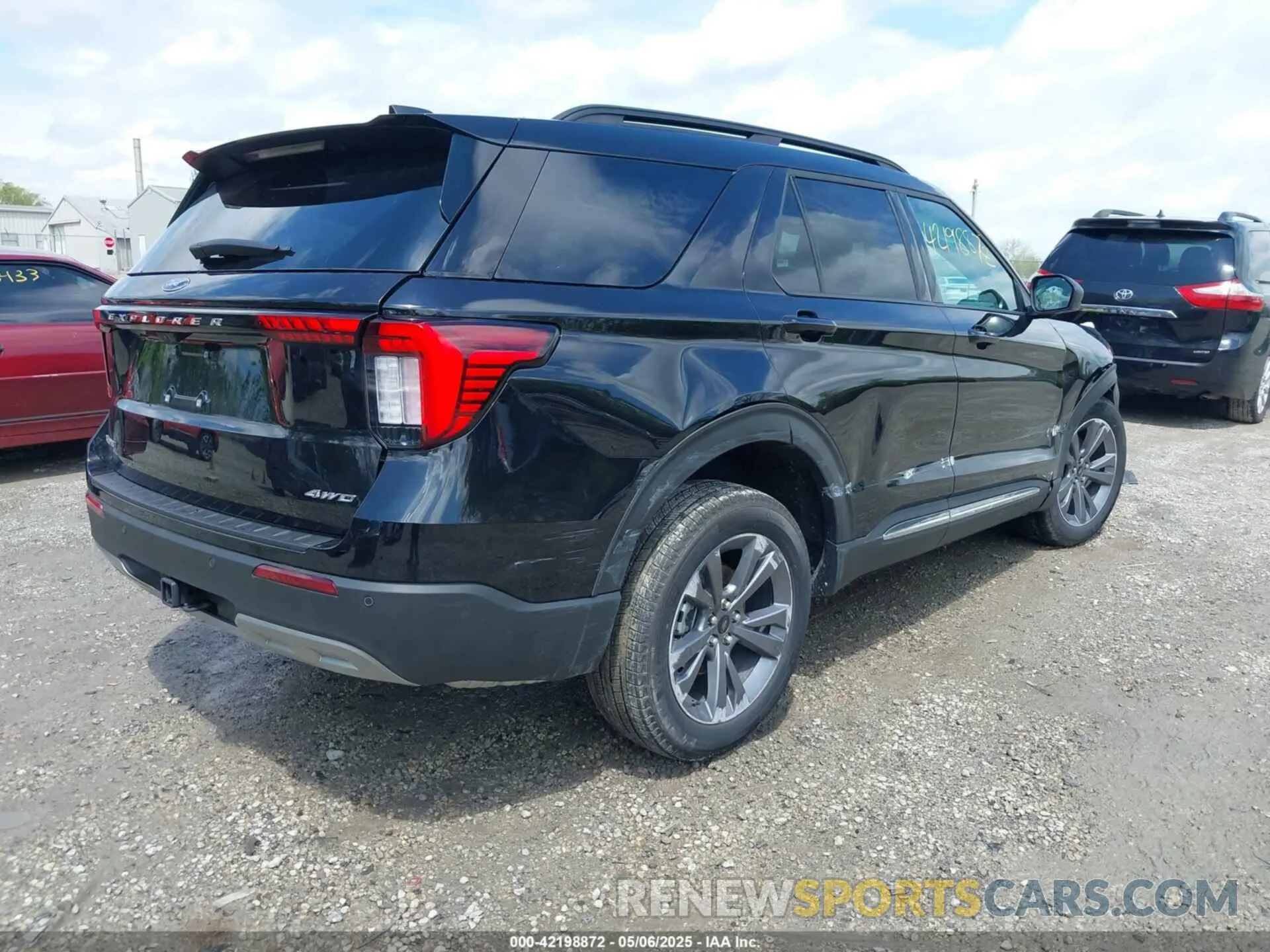 4 fotografías del automóvil dañado 1FMUK8DH8SGB17695 FORD EXPLORER 2025