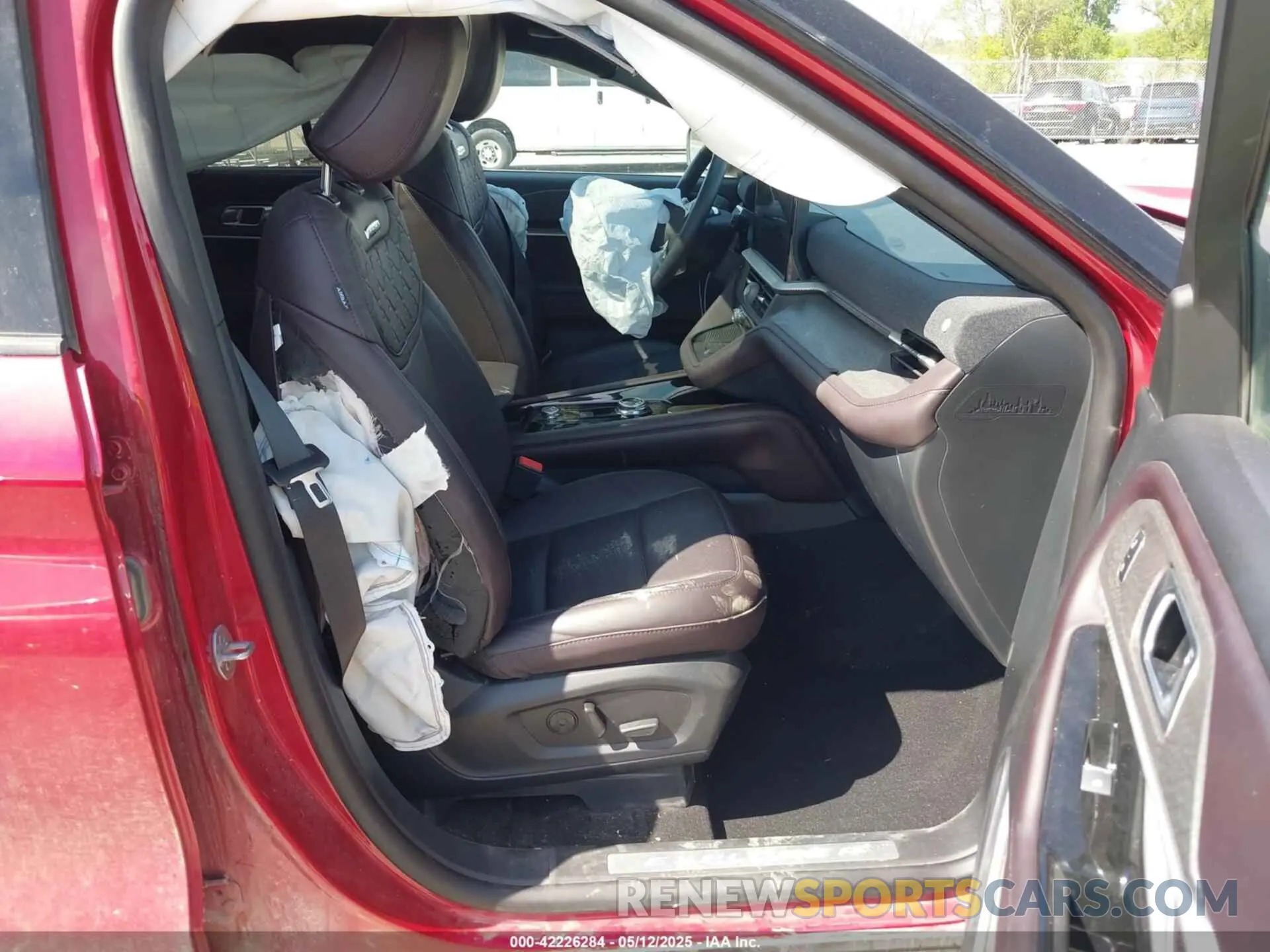 5 fotografías del automóvil dañado 1FMUK8HH9SGA53435 FORD EXPLORER 2025