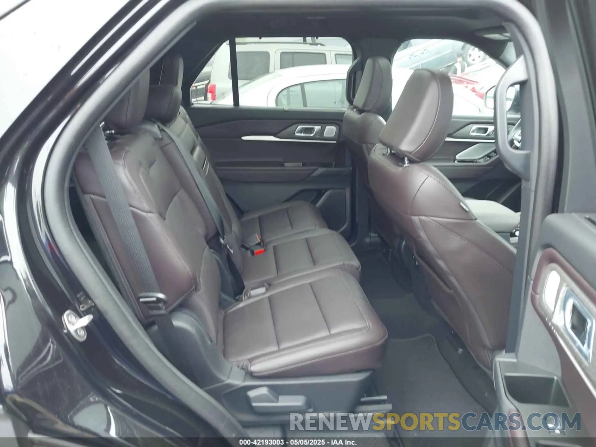 8 fotografías del automóvil dañado 1FMUK8HHXSGA09590 FORD EXPLORER 2025