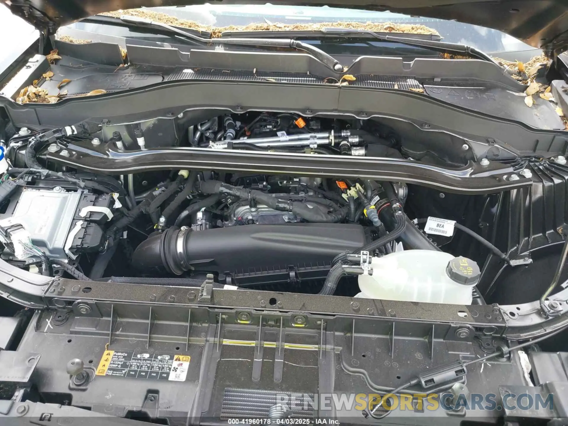 10 fotografías del automóvil dañado 1FMUK8KH2SGB38318 FORD EXPLORER 2025