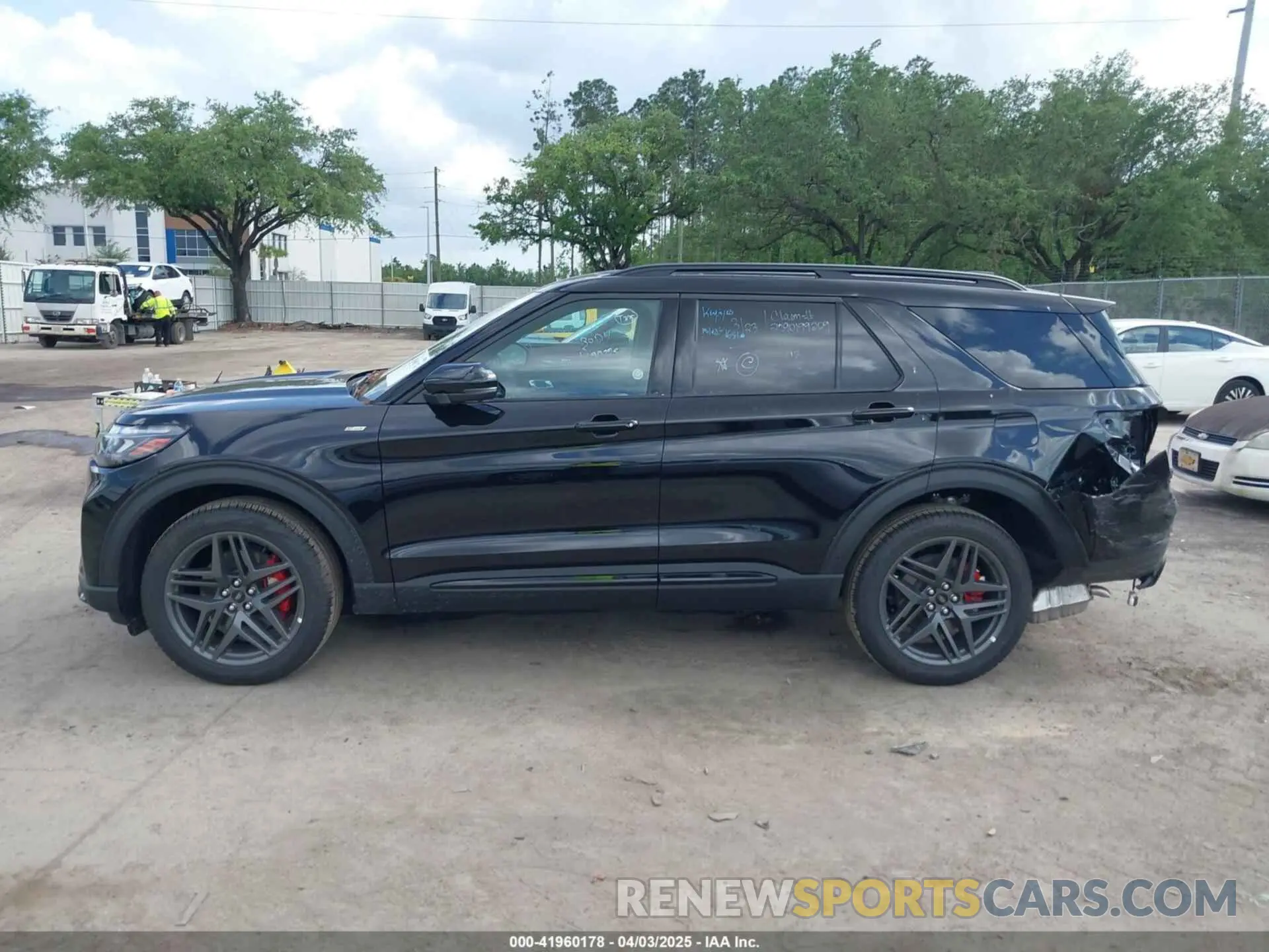 14 fotografías del automóvil dañado 1FMUK8KH2SGB38318 FORD EXPLORER 2025