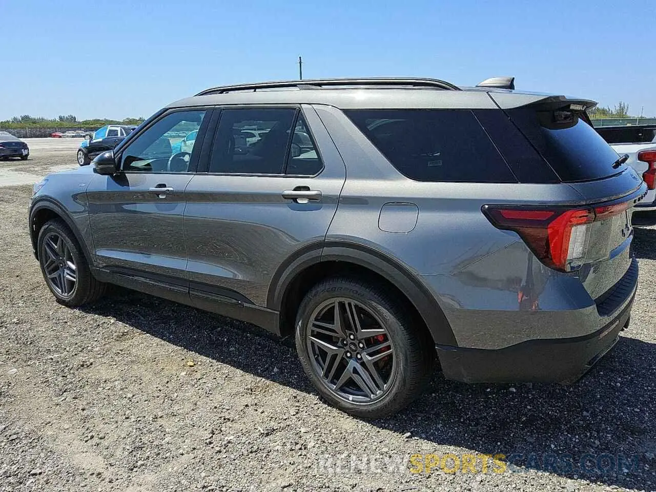 2 fotografías del automóvil dañado 1FMUK8KH4SGB40054 FORD EXPLORER 2025