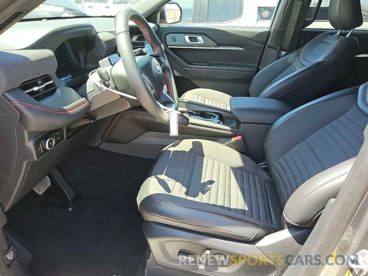 7 fotografías del automóvil dañado 1FMUK8KH4SGB40054 FORD EXPLORER 2025