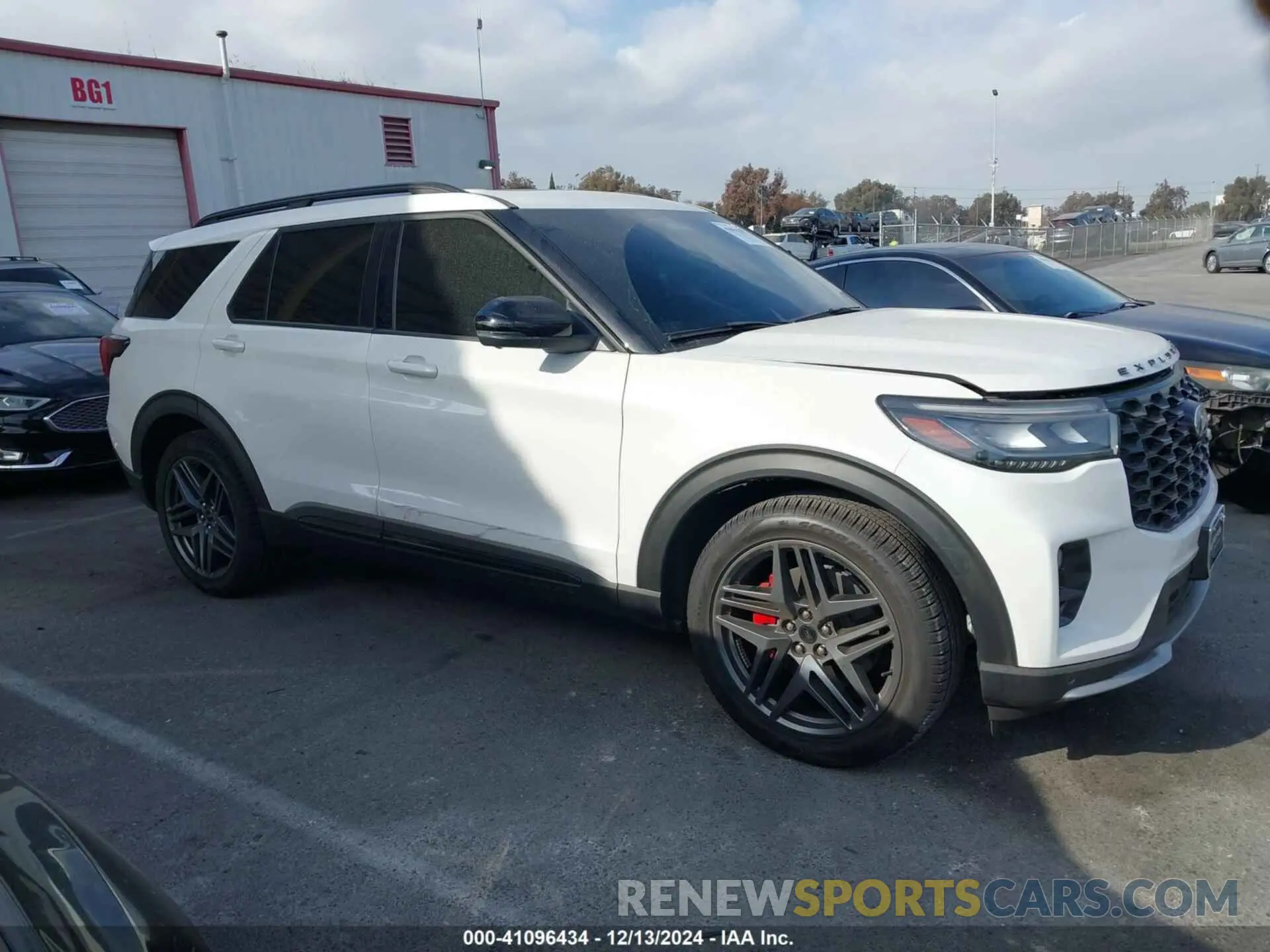 13 fotografías del automóvil dañado 1FMWK8GC3SGA12569 FORD EXPLORER 2025