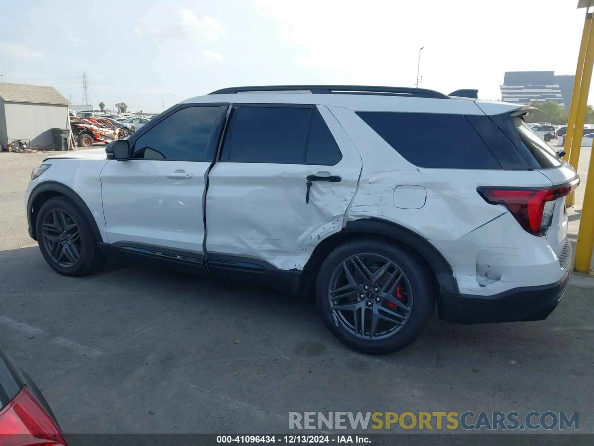 14 fotografías del automóvil dañado 1FMWK8GC3SGA12569 FORD EXPLORER 2025