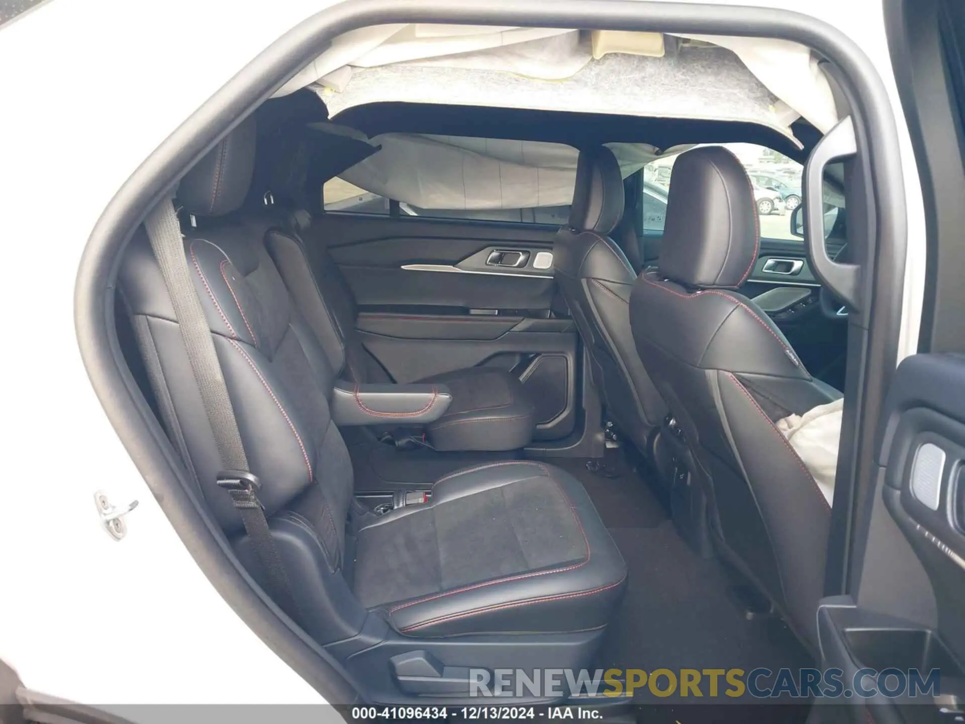 8 fotografías del automóvil dañado 1FMWK8GC3SGA12569 FORD EXPLORER 2025