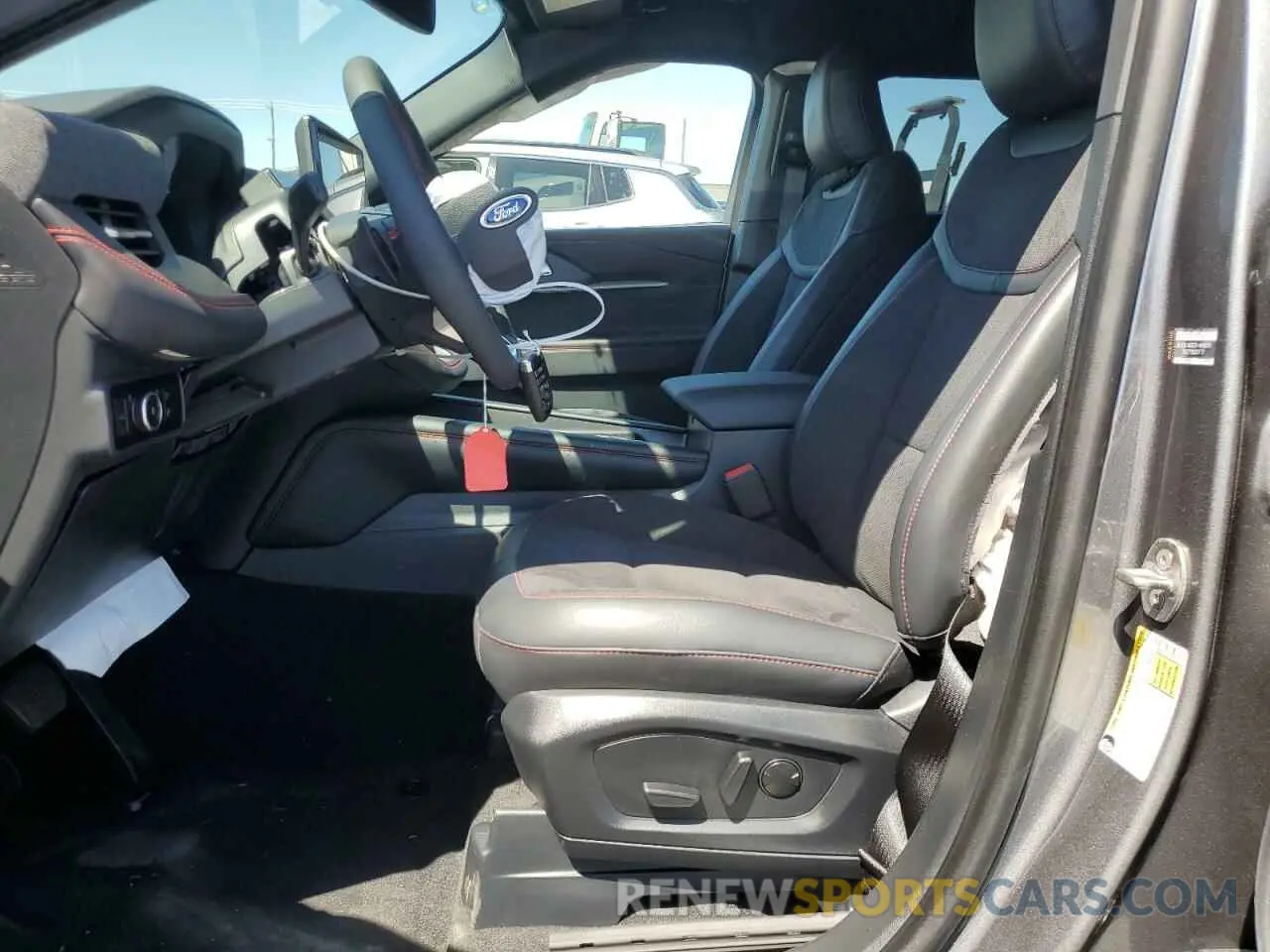 7 fotografías del automóvil dañado 1FMWK8GC3SGB93673 FORD EXPLORER 2025