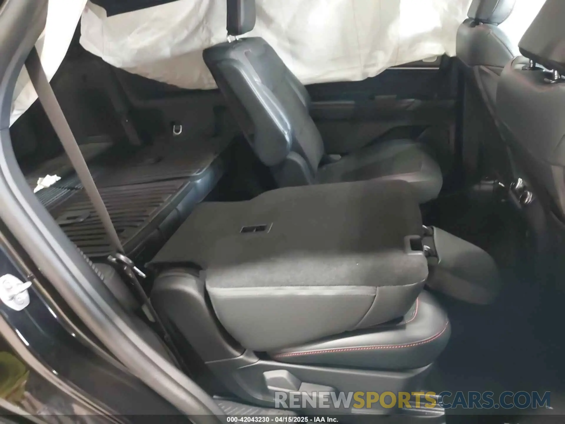 8 fotografías del automóvil dañado 1FMWK8GC6SGA08676 FORD EXPLORER 2025