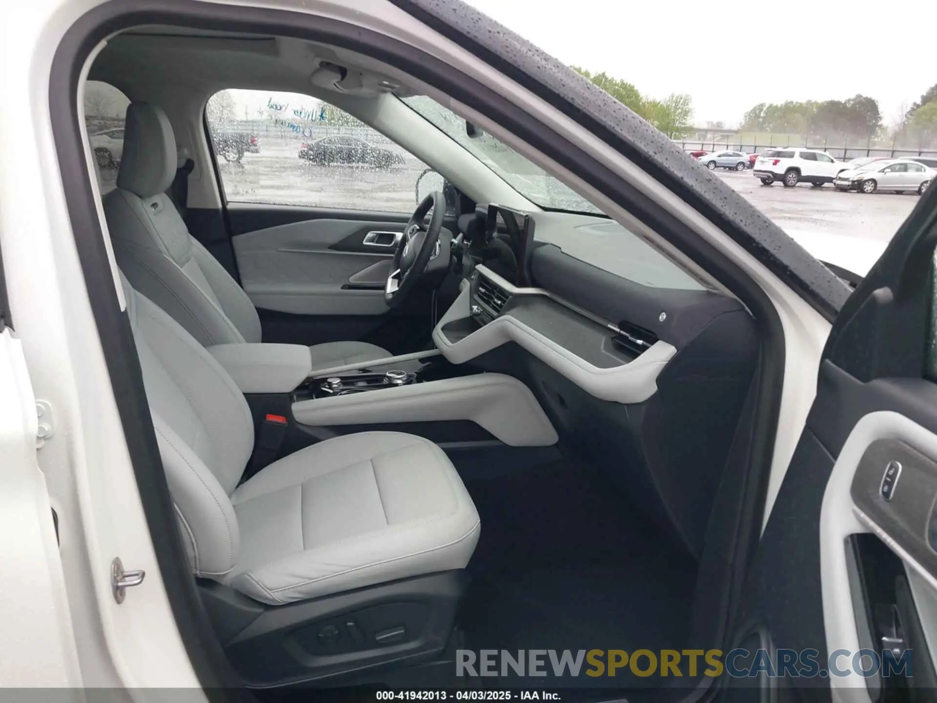 5 fotografías del automóvil dañado 1FMWK8HC7SGB14729 FORD EXPLORER 2025