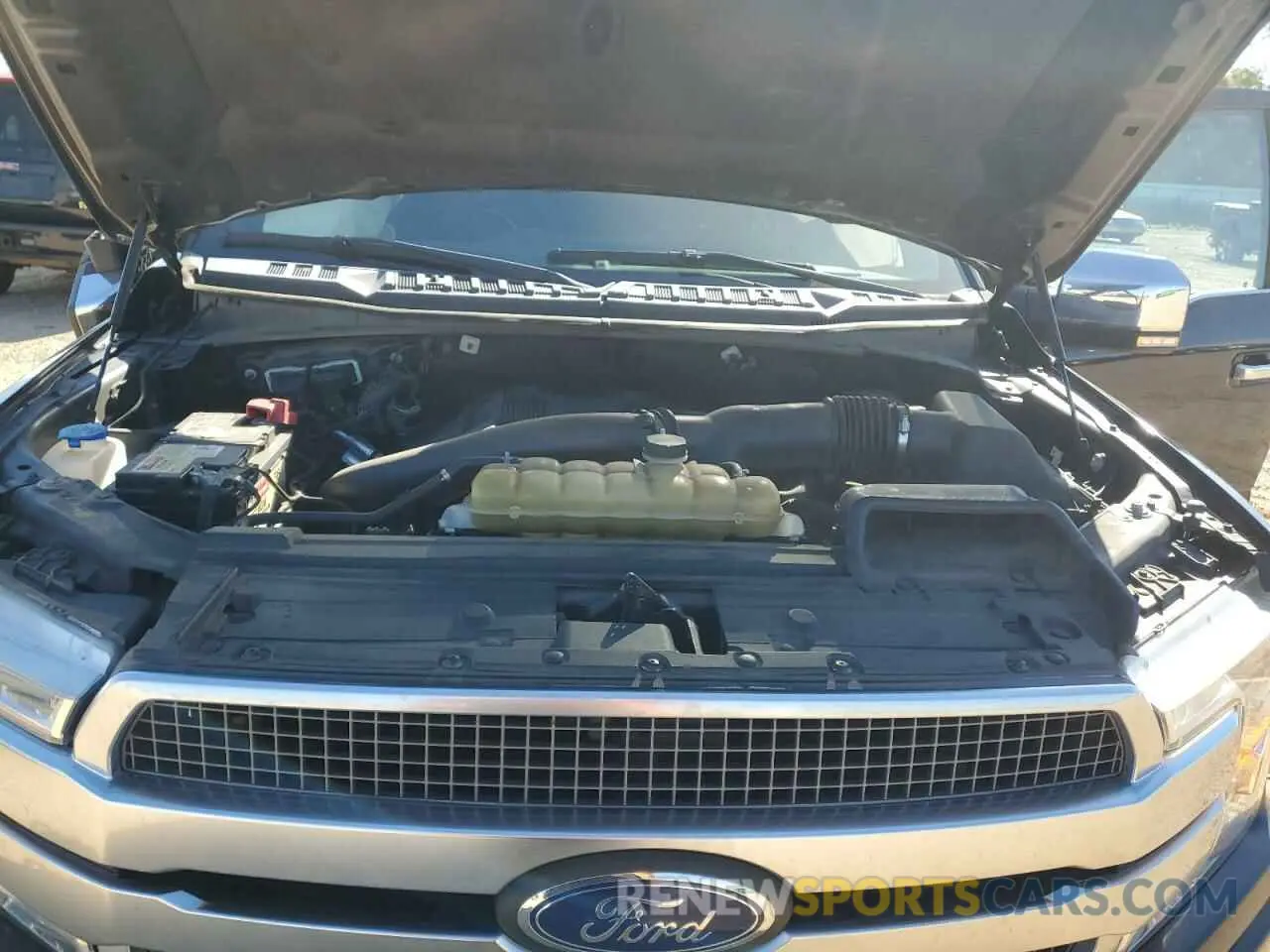 12 fotografías del automóvil dañado 1FTEW1C45KFB49044 FORD F-150 2019