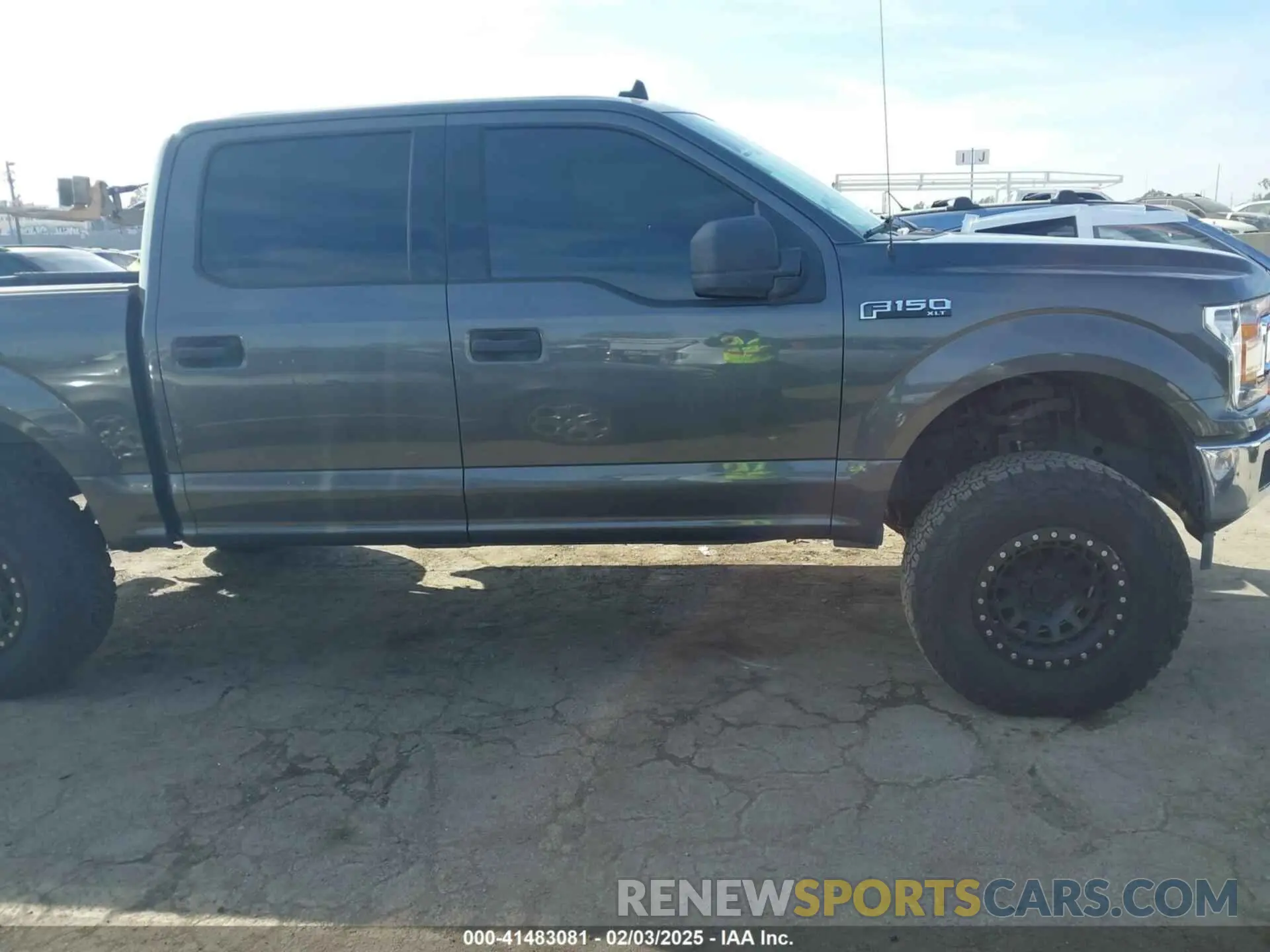 13 fotografías del automóvil dañado 1FTEW1C48KKC52577 FORD F-150 2019