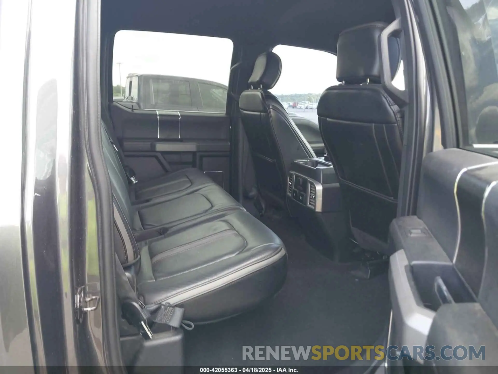 8 fotografías del automóvil dañado 1FTEW1C49KFB49046 FORD F-150 2019