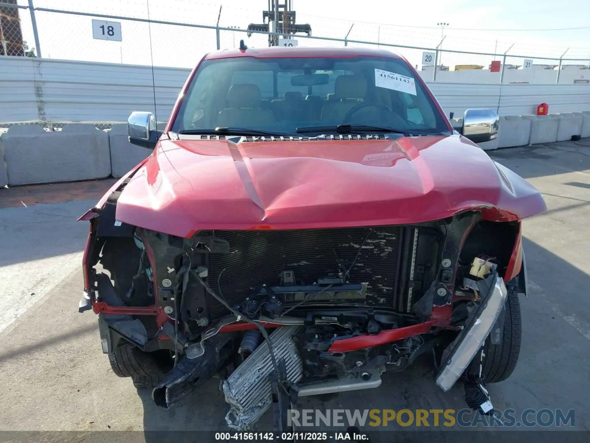 12 fotografías del automóvil dañado 1FTEW1C49KKE64825 FORD F-150 2019