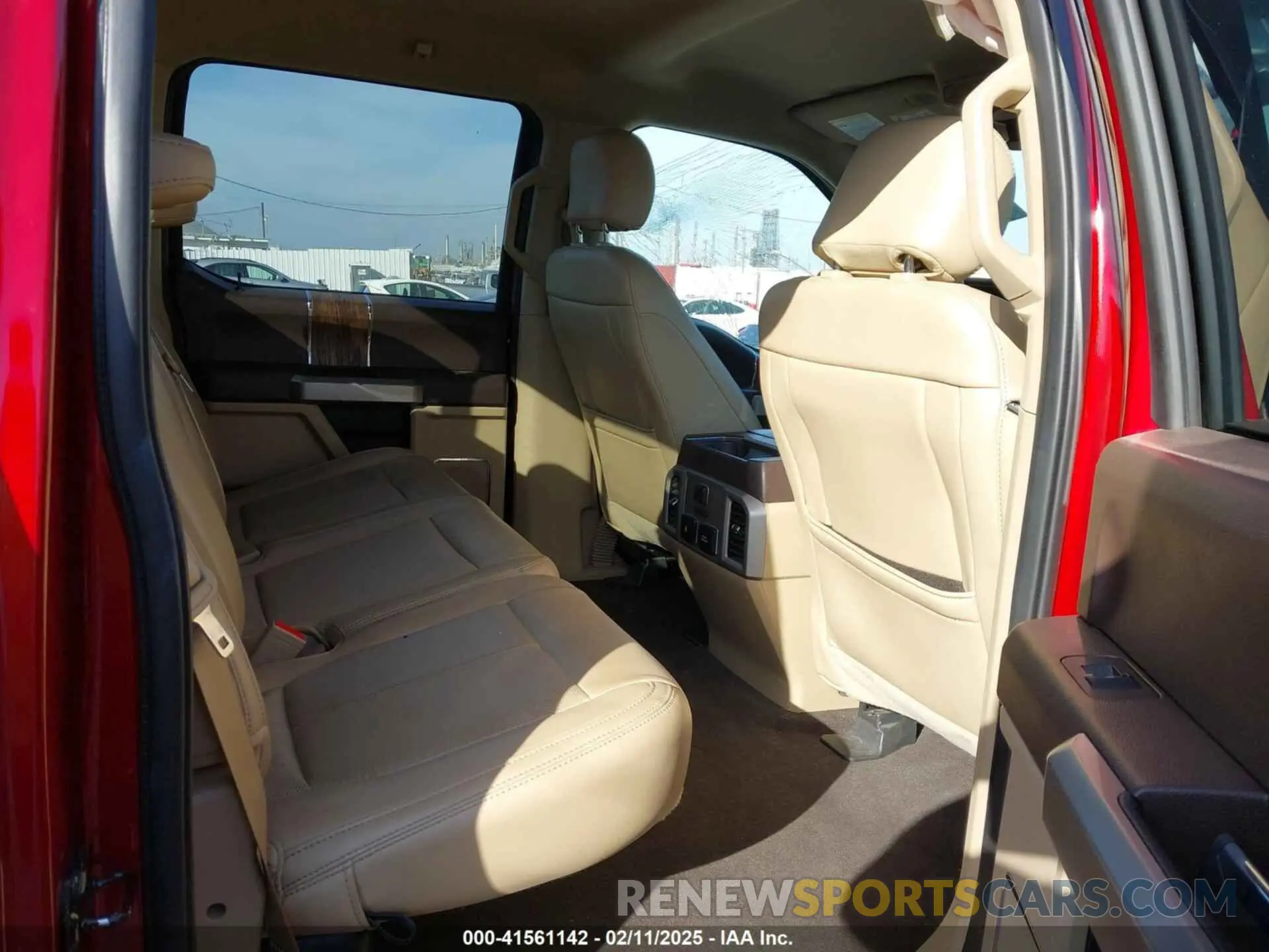 8 fotografías del automóvil dañado 1FTEW1C49KKE64825 FORD F-150 2019
