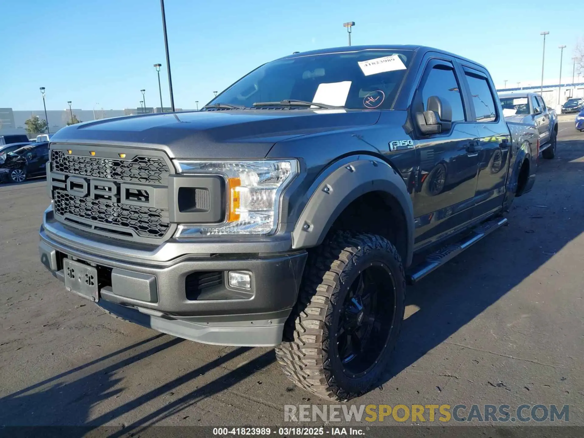 2 fotografías del automóvil dañado 1FTEW1C4XKKE39092 FORD F-150 2019