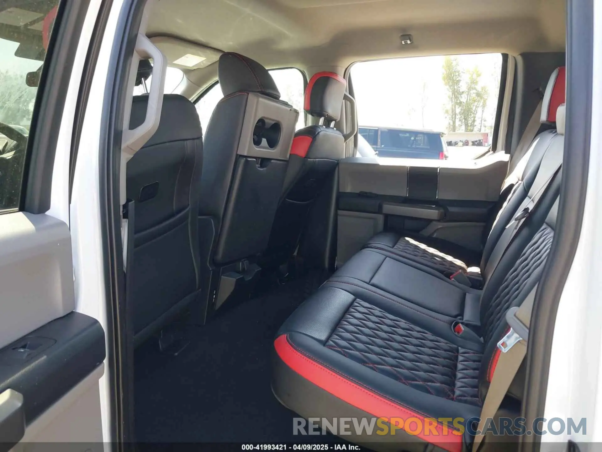8 fotografías del automóvil dañado 1FTEW1C53KKC40961 FORD F-150 2019