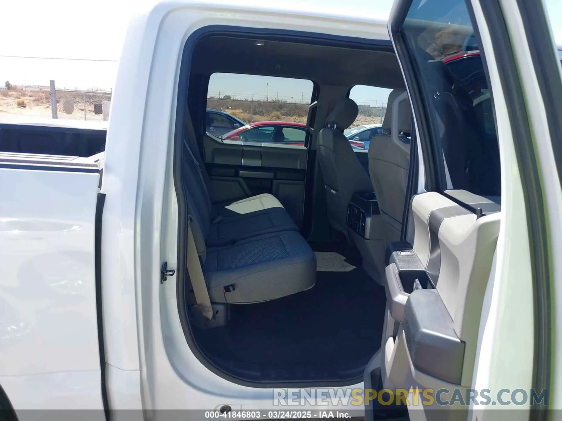8 fotografías del automóvil dañado 1FTEW1C53KKC67450 FORD F-150 2019