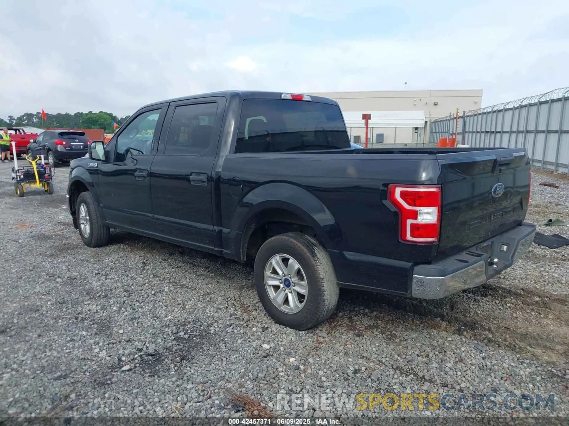 3 fotografías del automóvil dañado 1FTEW1C55KFB18644 FORD F-150 2019