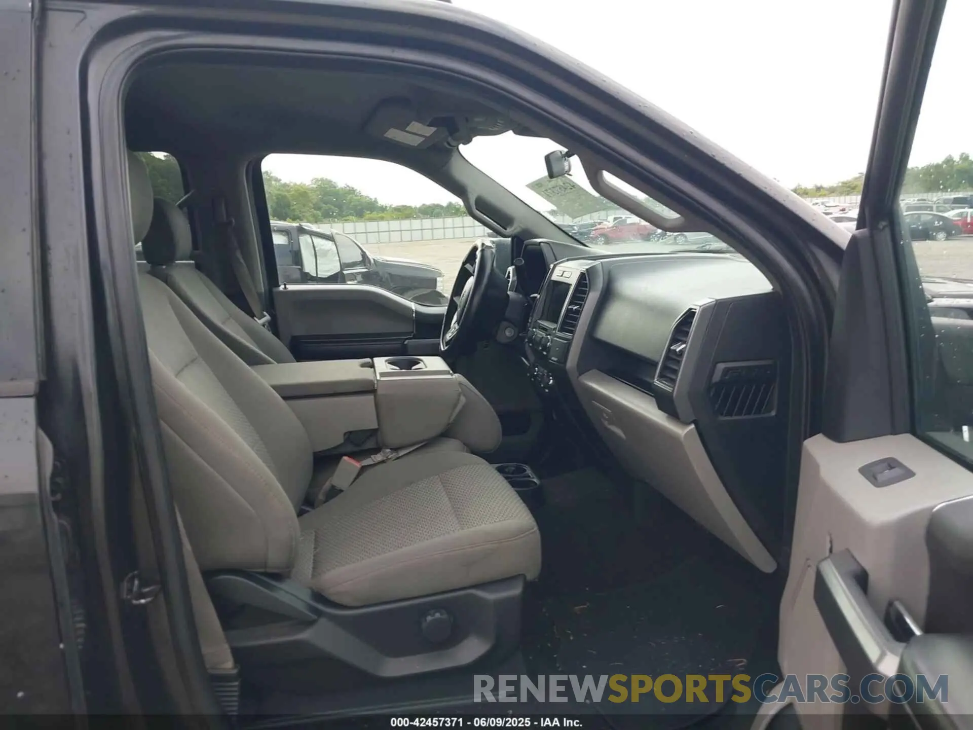 5 fotografías del automóvil dañado 1FTEW1C55KFB18644 FORD F-150 2019