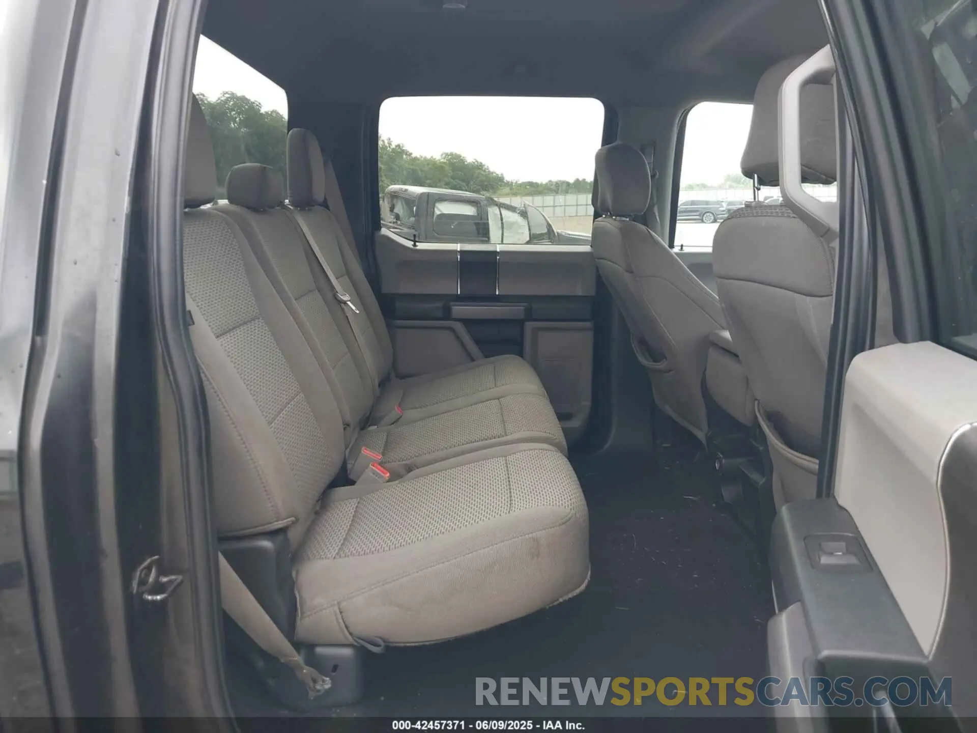 8 fotografías del automóvil dañado 1FTEW1C55KFB18644 FORD F-150 2019