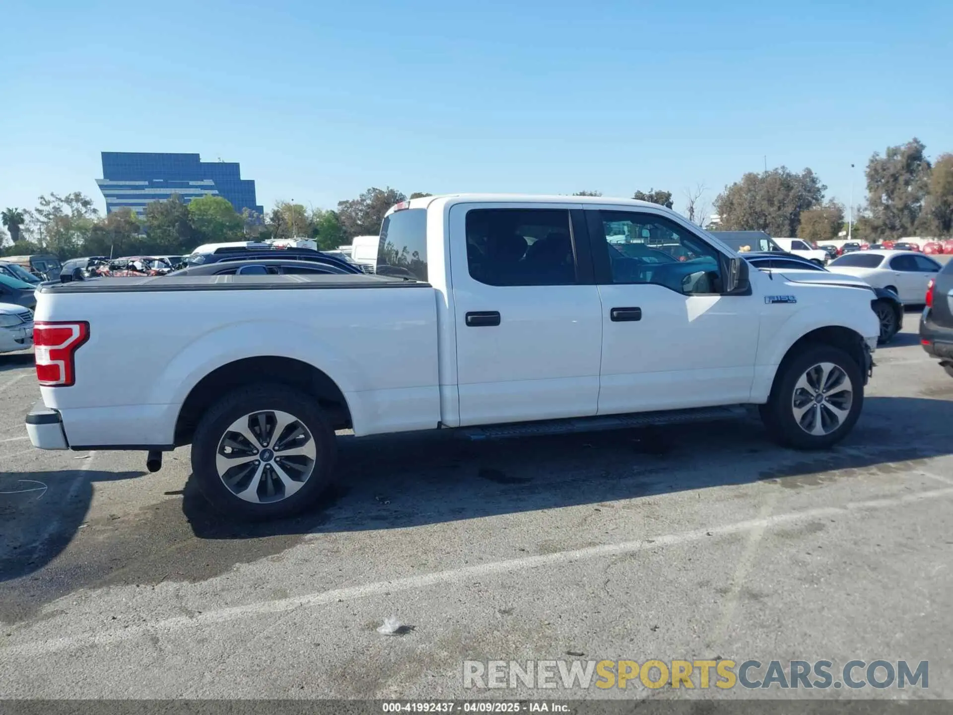 14 fotografías del automóvil dañado 1FTEW1C59KKE70231 FORD F-150 2019