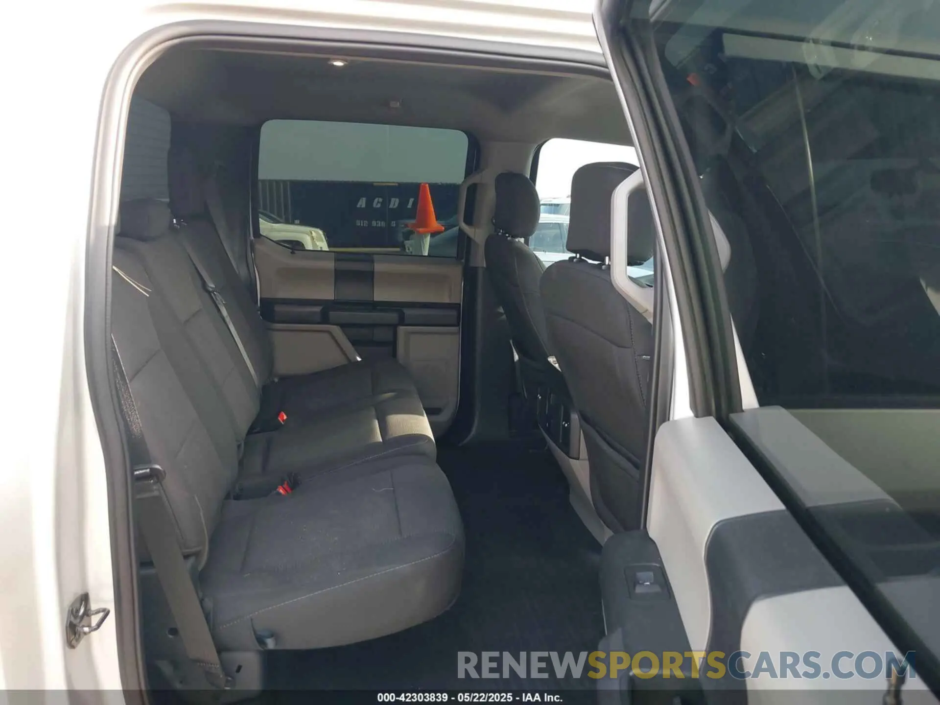 8 fotografías del automóvil dañado 1FTEW1C59KKE91712 FORD F-150 2019