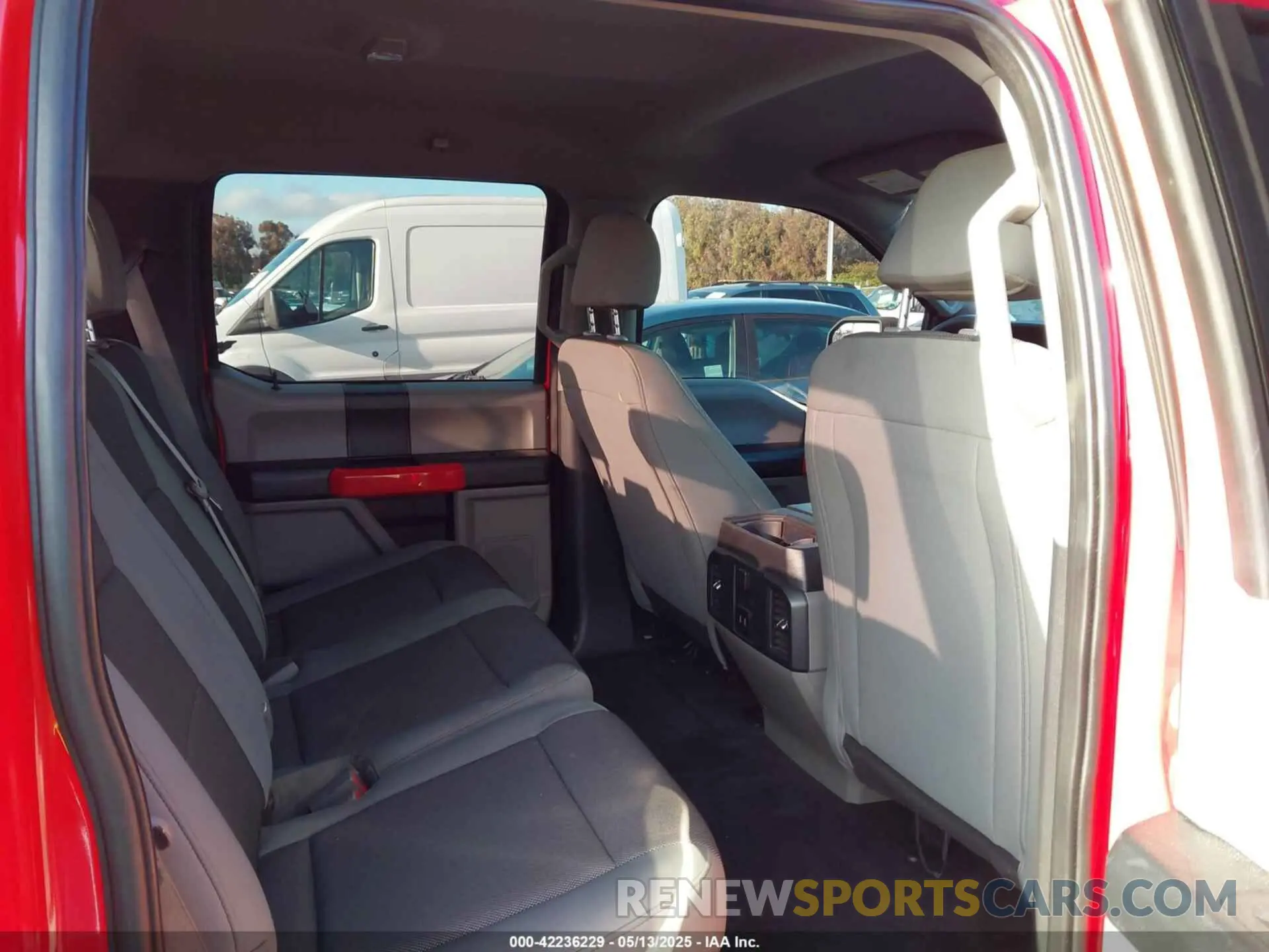 8 fotografías del automóvil dañado 1FTEW1CB5KKE38155 FORD F-150 2019
