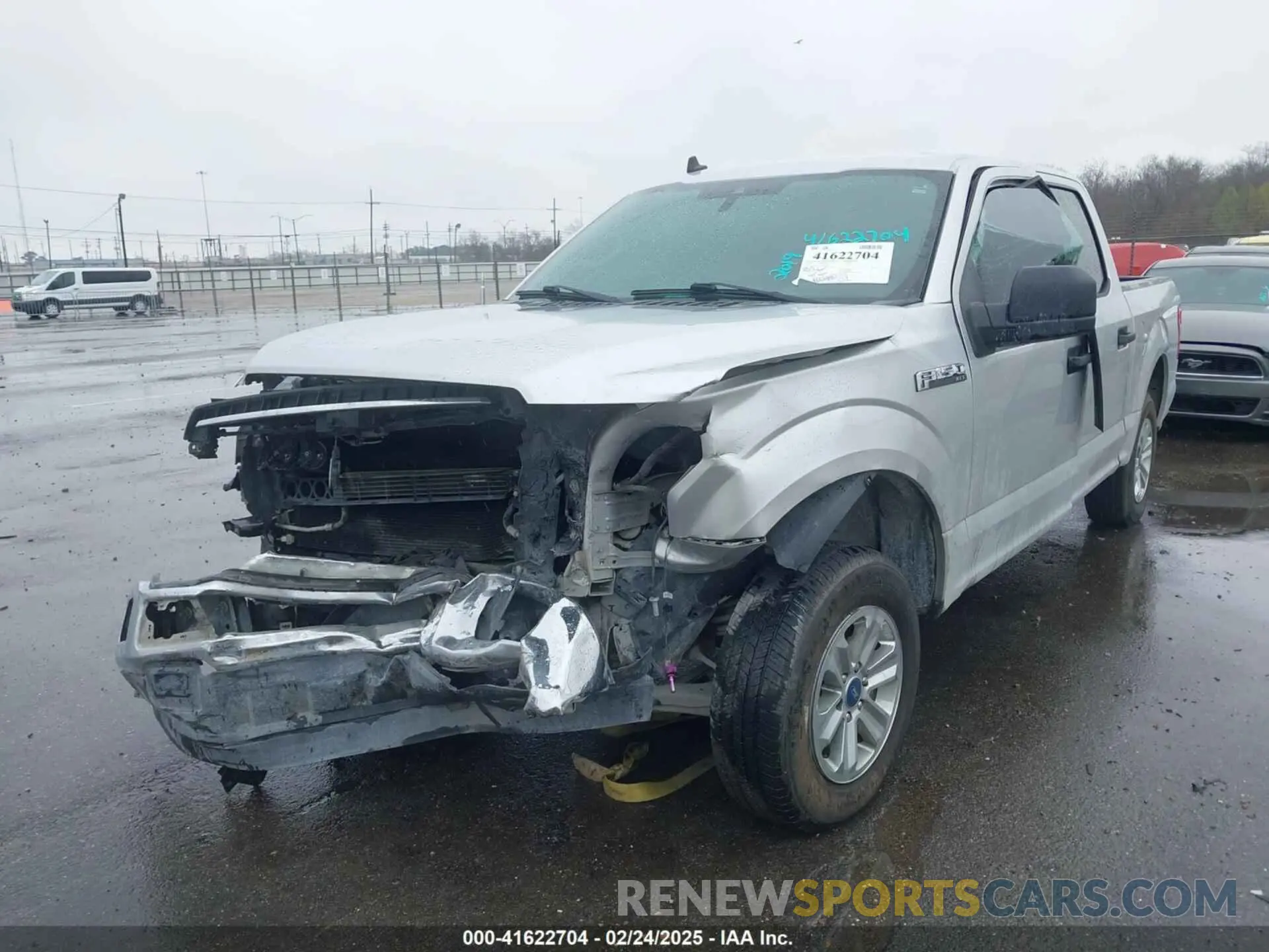 12 fotografías del automóvil dañado 1FTEW1CBXKFA20926 FORD F-150 2019