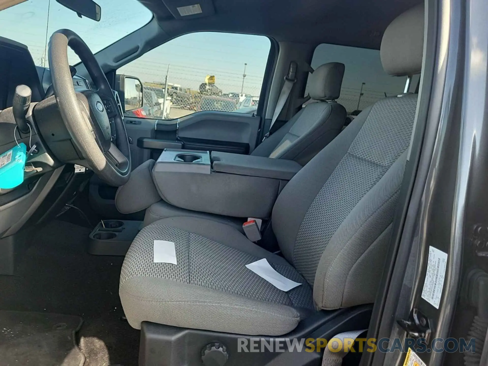 10 fotografías del automóvil dañado 1FTEW1CBXKKD64568 FORD F-150 2019
