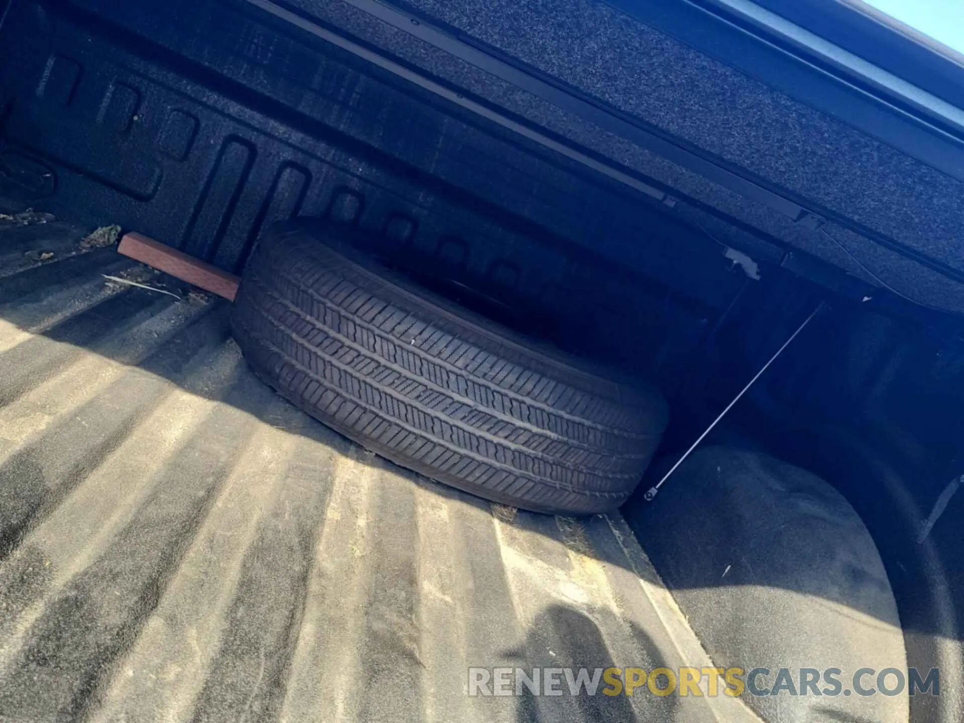 21 fotografías del automóvil dañado 1FTEW1CBXKKD64568 FORD F-150 2019